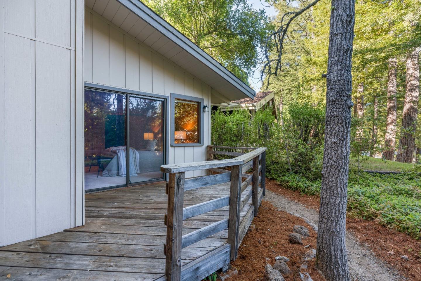 316 W Hilton DR