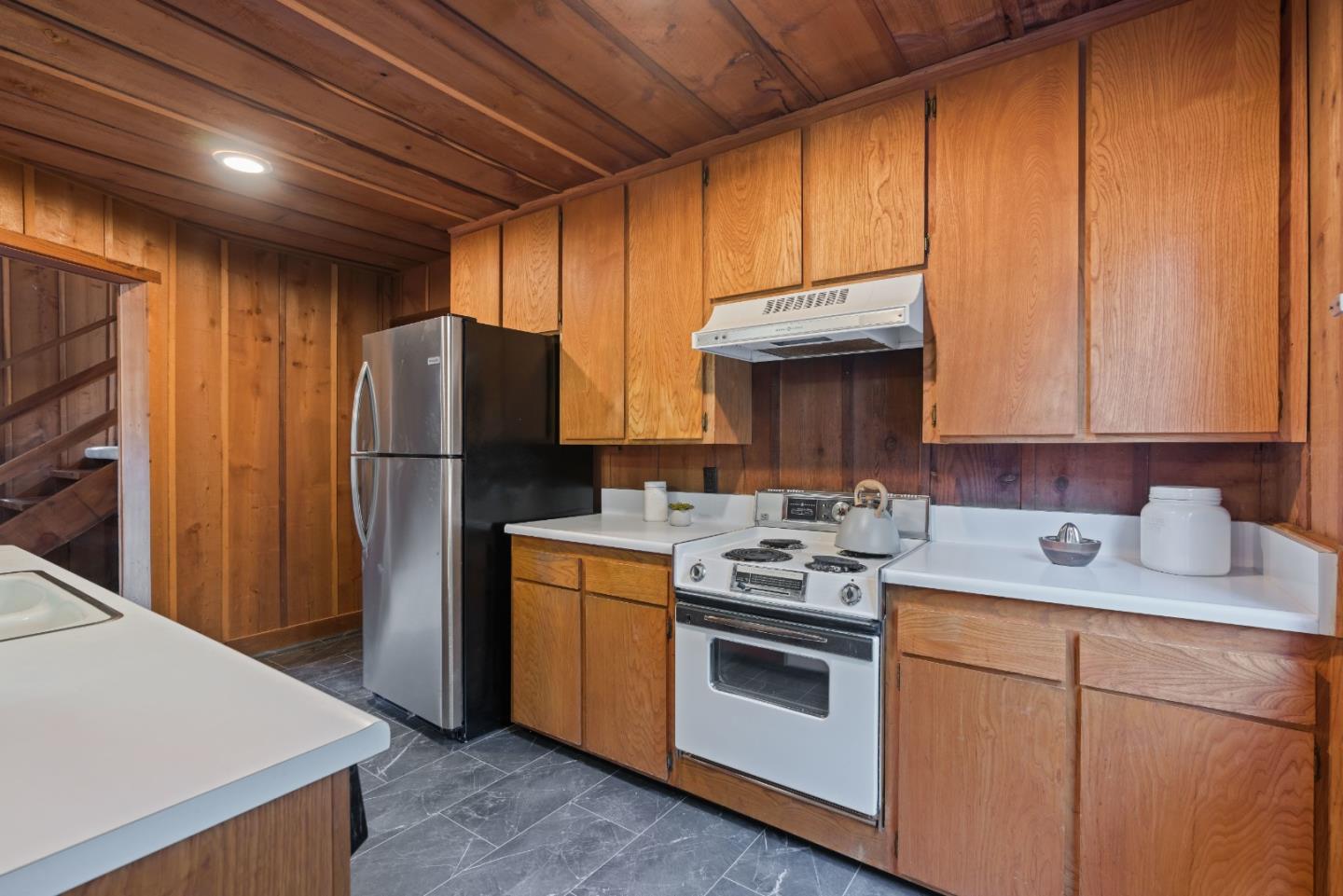 316 W Hilton DR