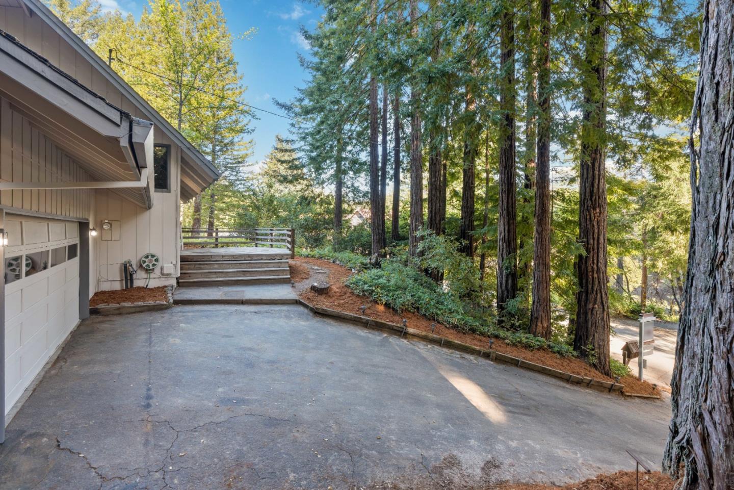 316 W Hilton DR