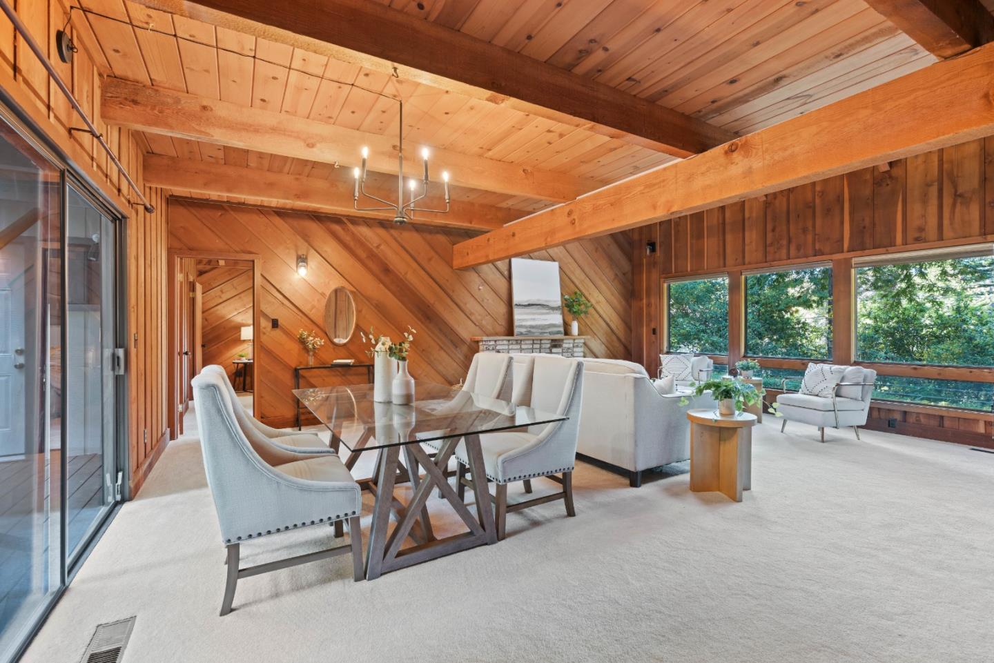 316 W Hilton DR