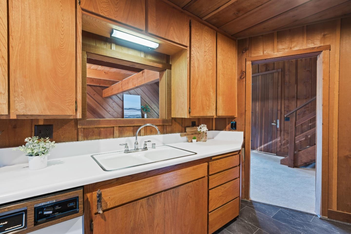 316 W Hilton DR