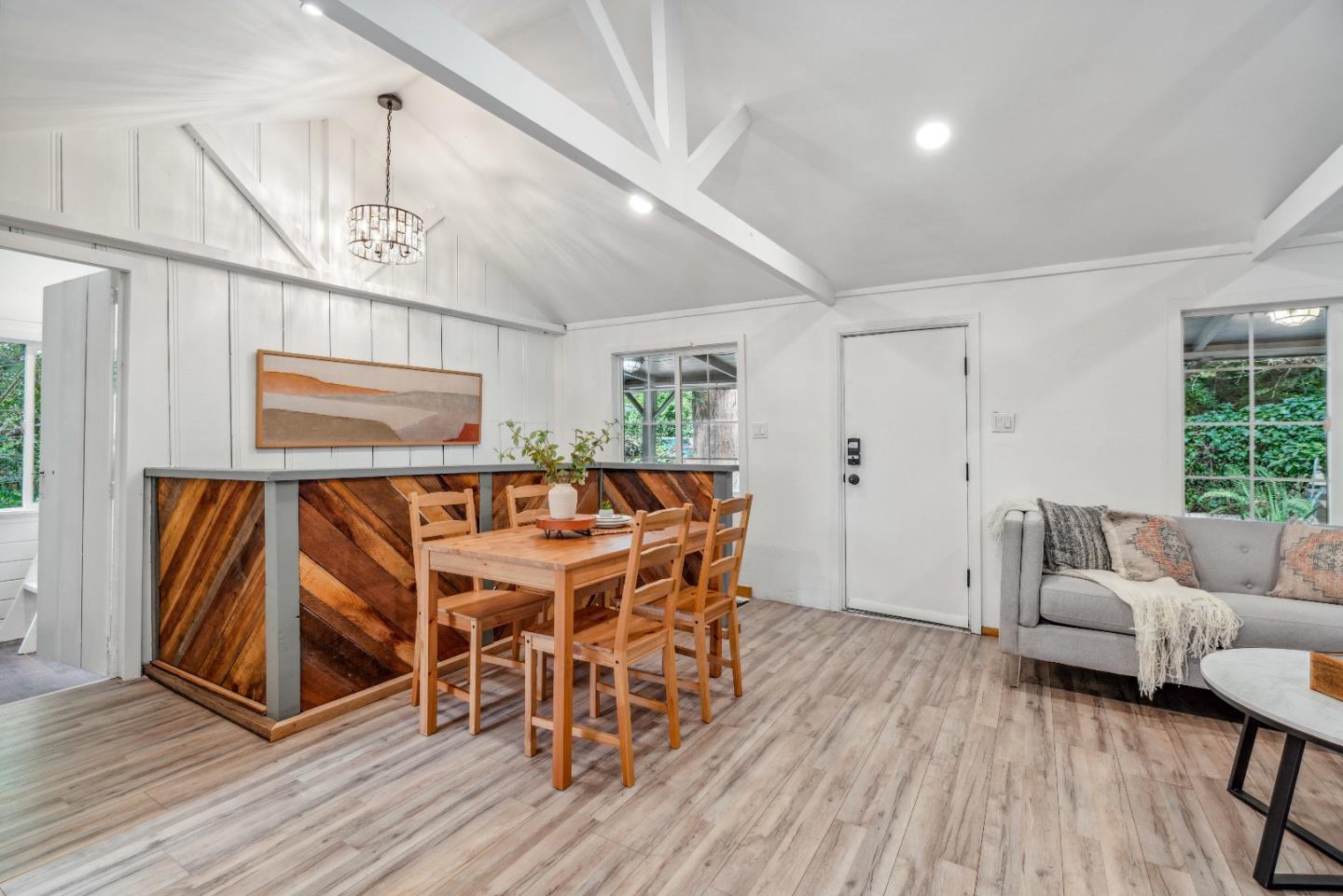 635 Primavera RD