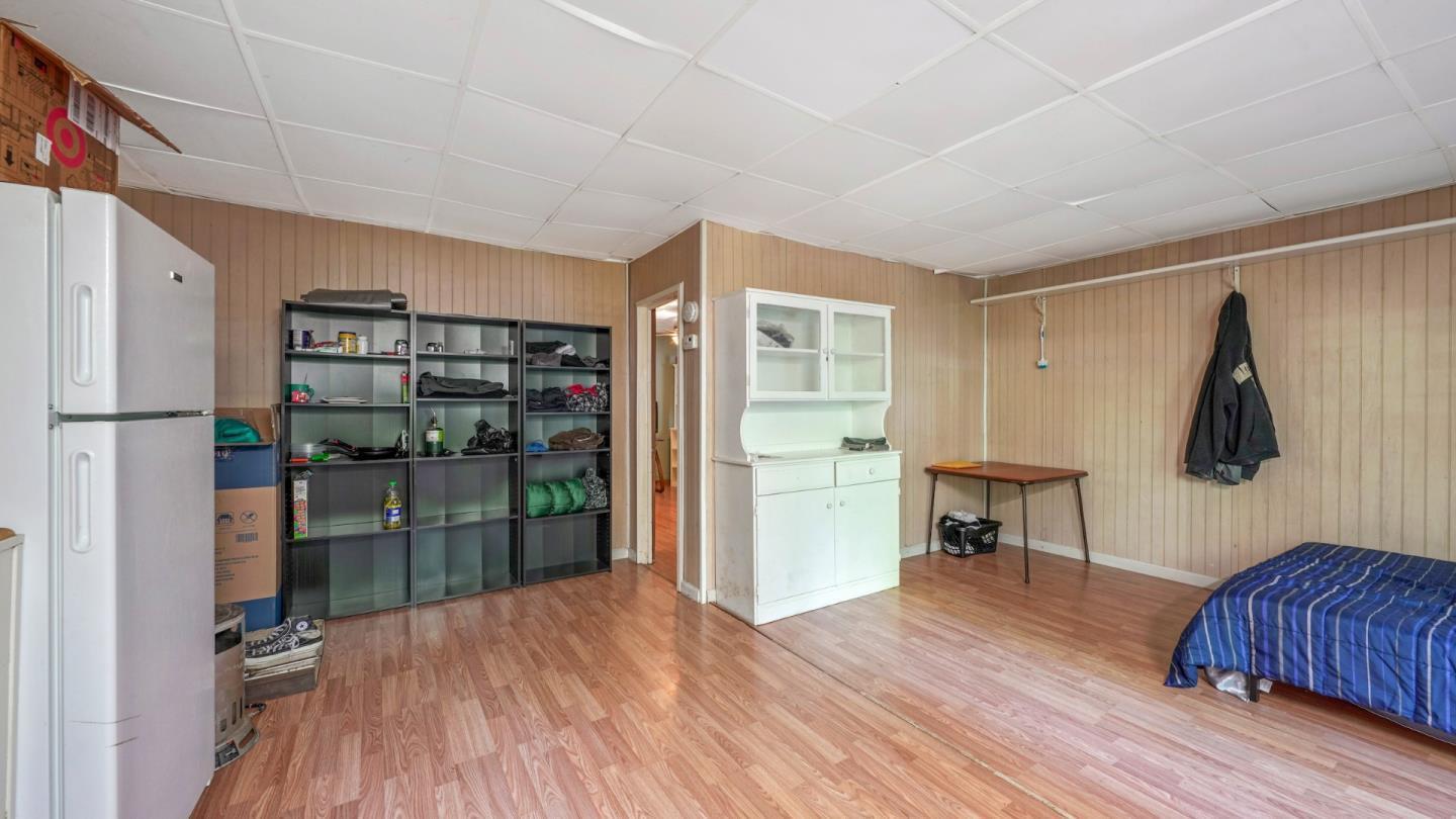 635 Primavera RD