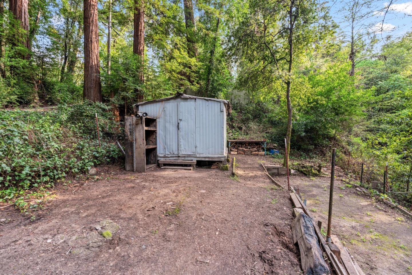 635 Primavera RD