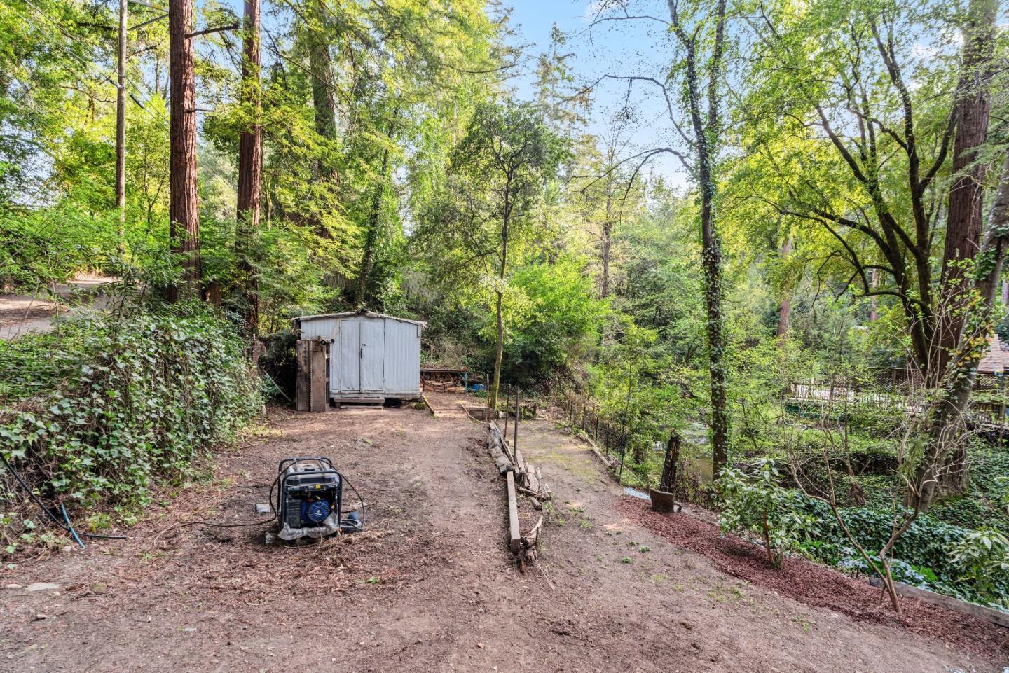 635 Primavera RD