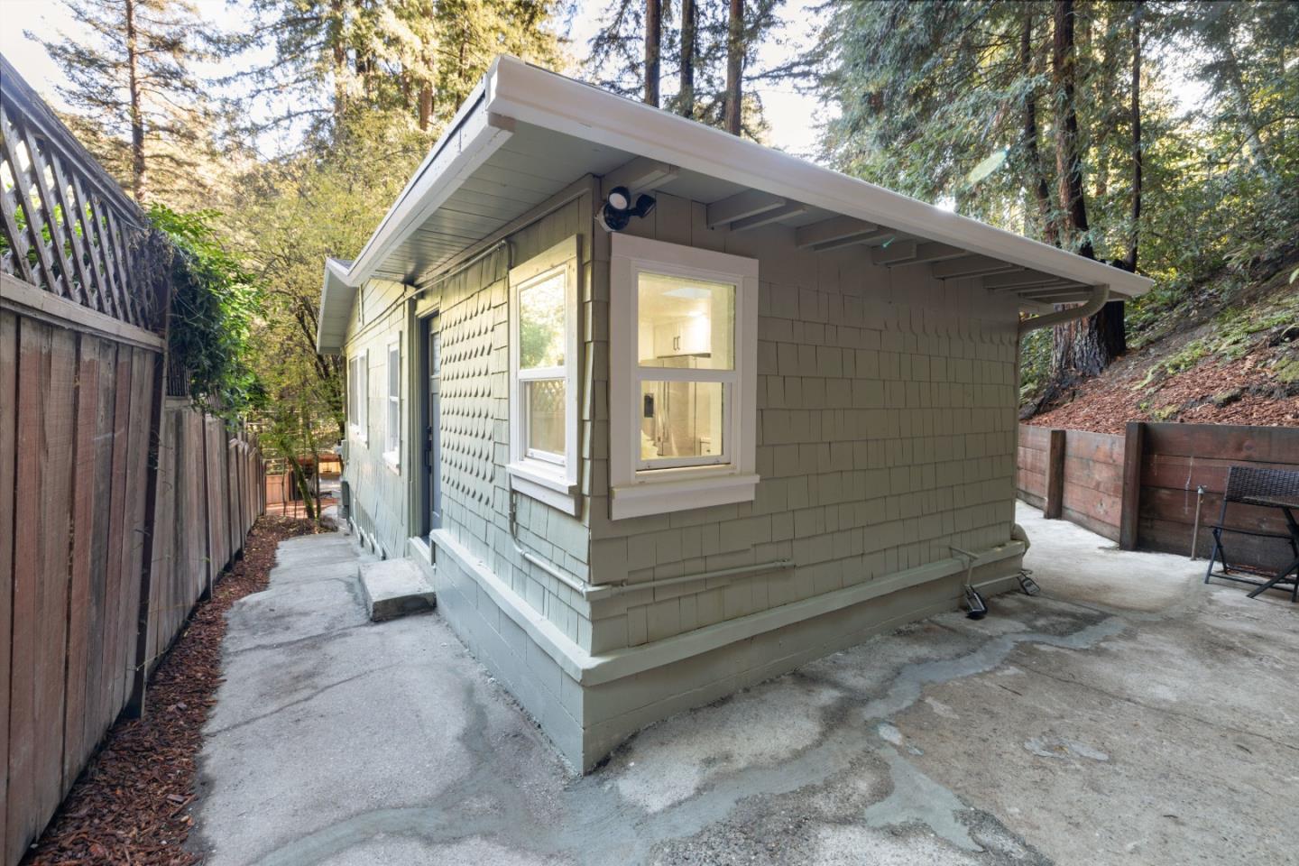 1603 Lockhart Gulch RD