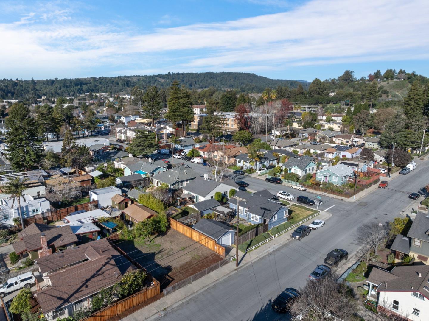 609 May AVE