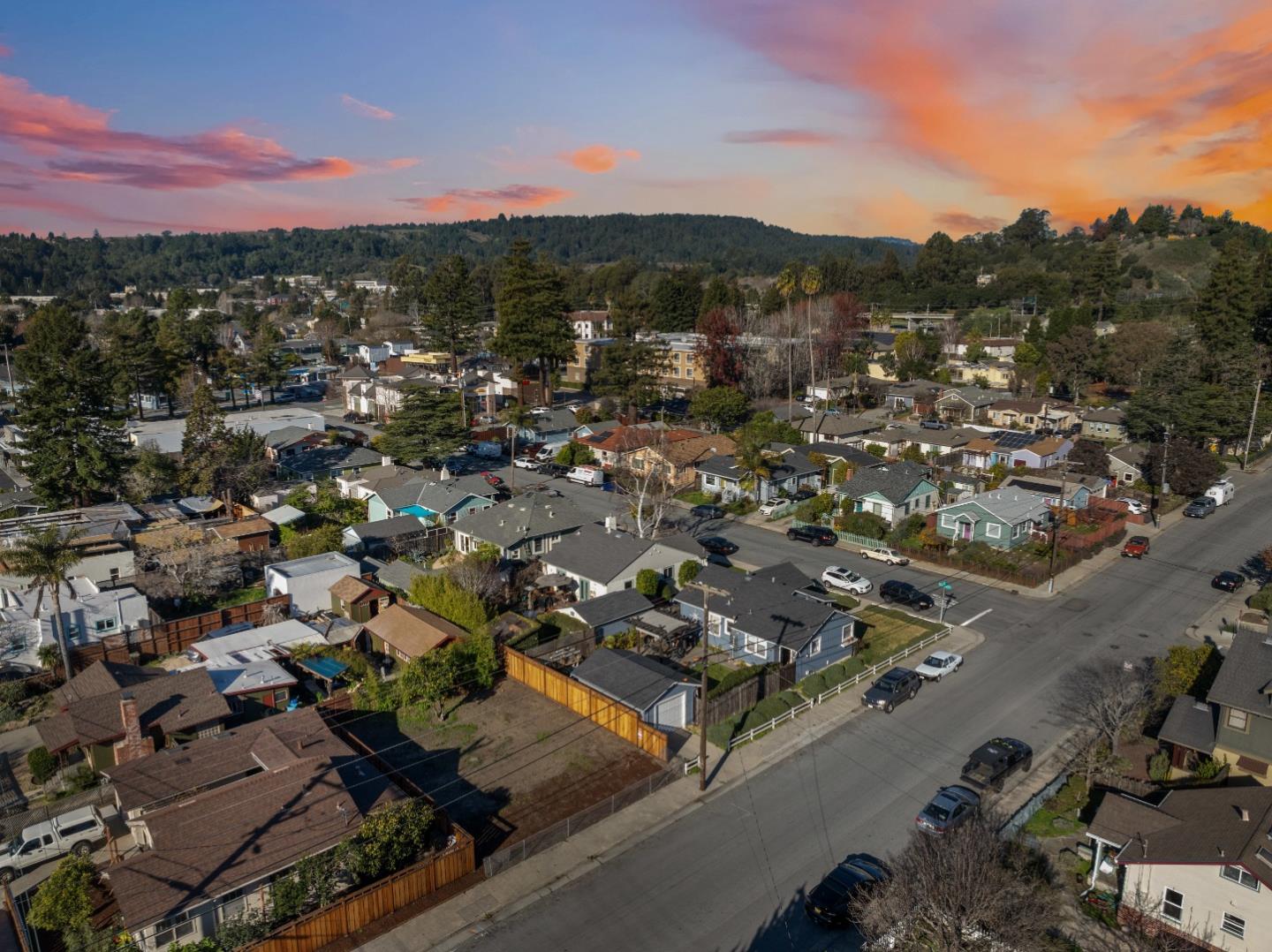 609 May AVE