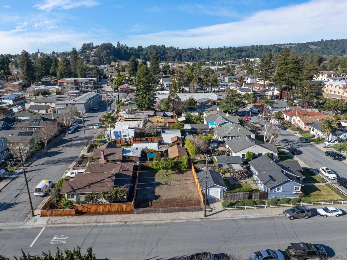 609 May AVE