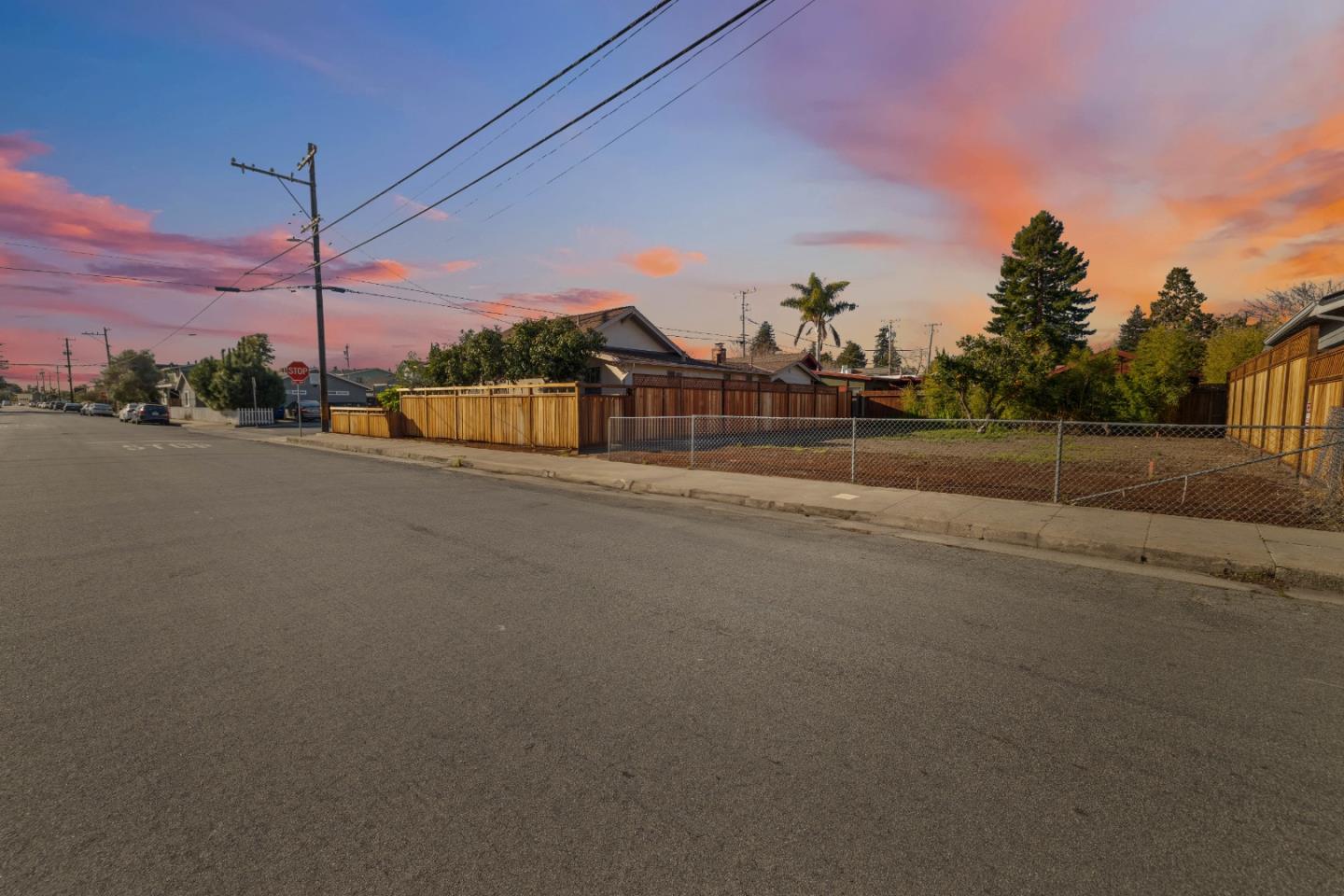 609 May AVE