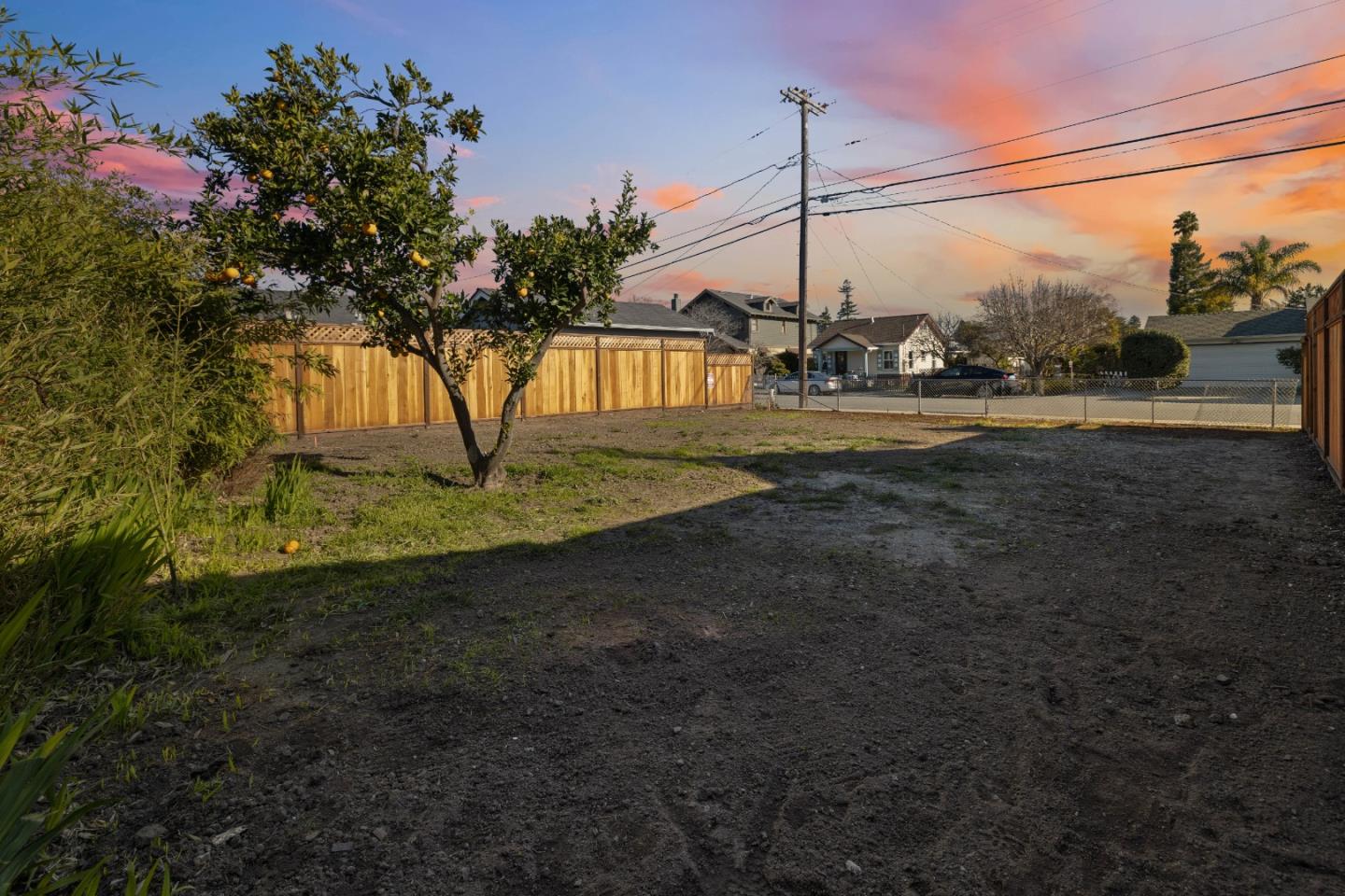 609 May AVE
