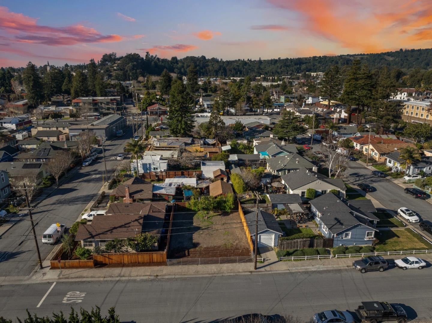 609 May AVE