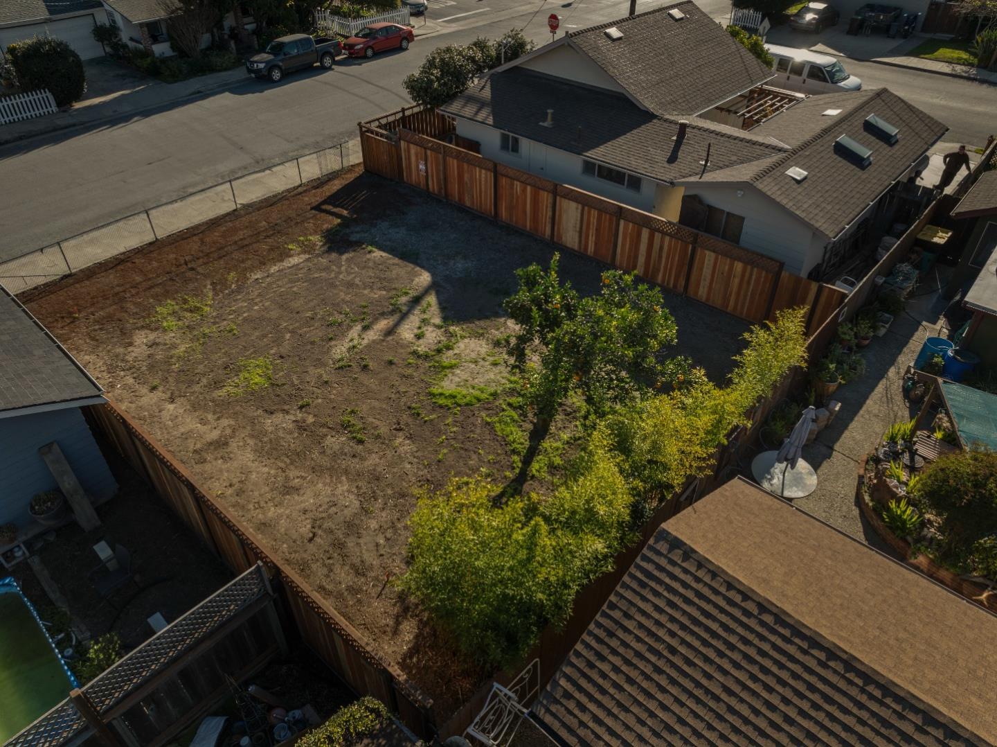 609 May AVE
