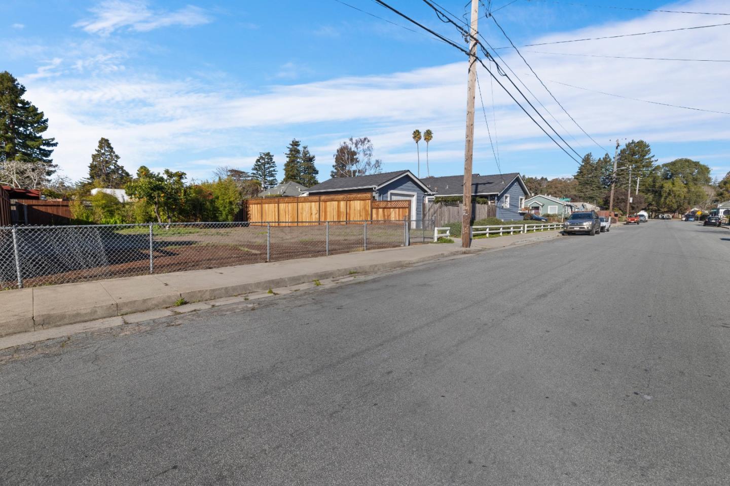 609 May AVE