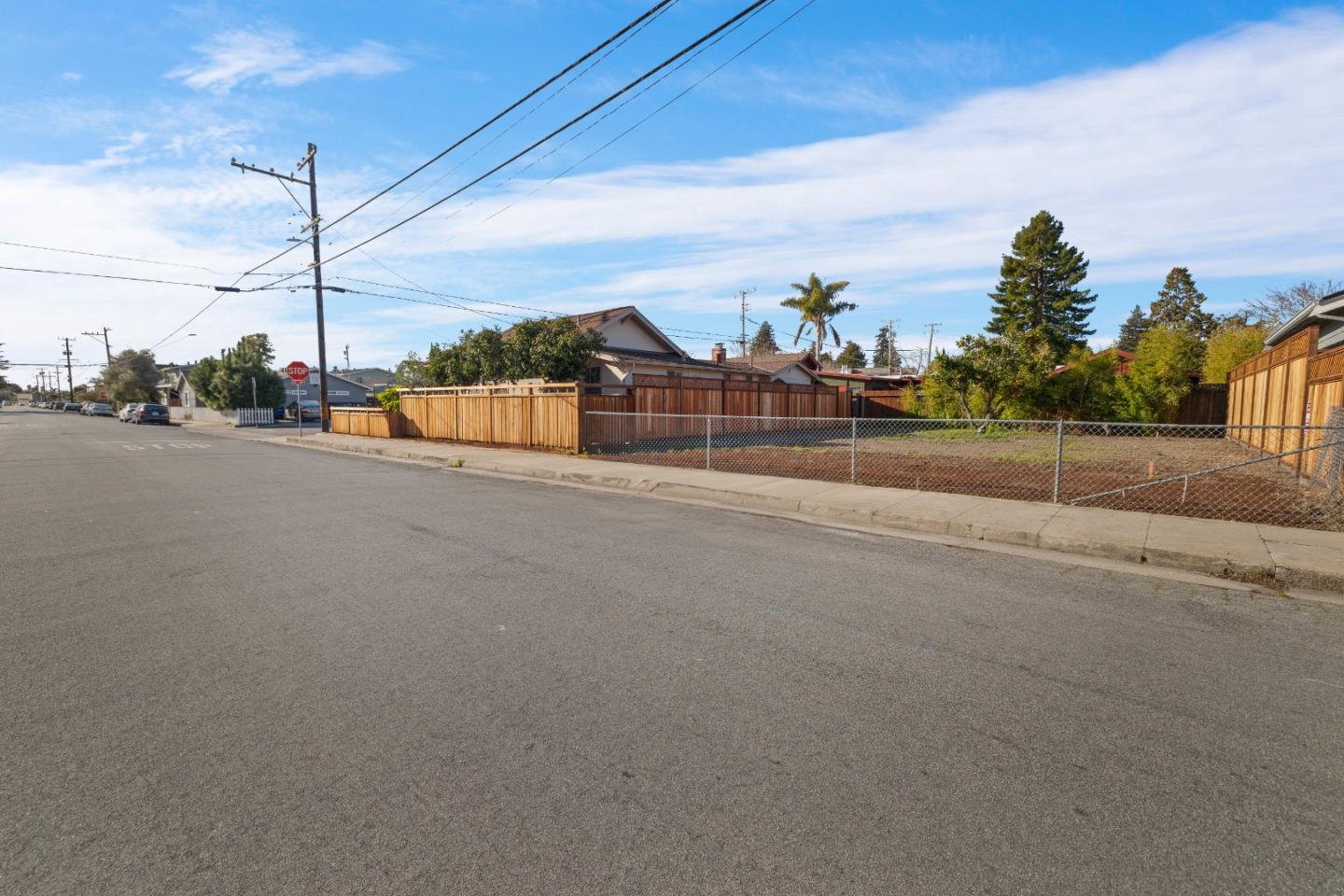 609 May AVE