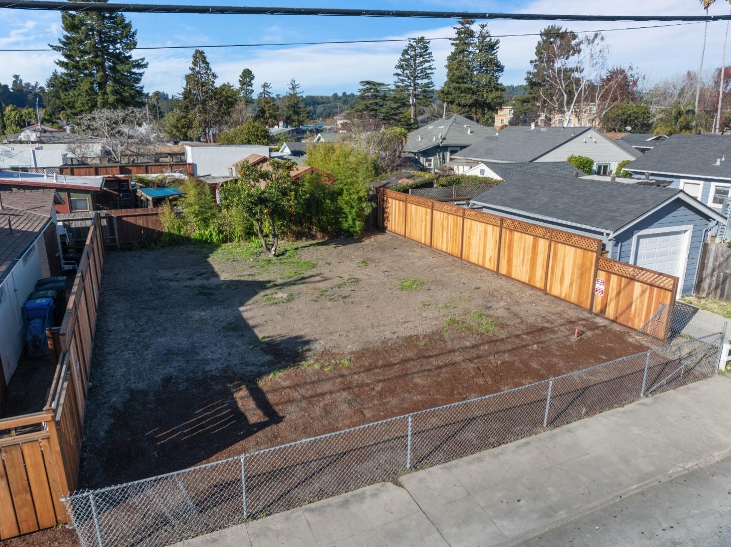 609 May AVE