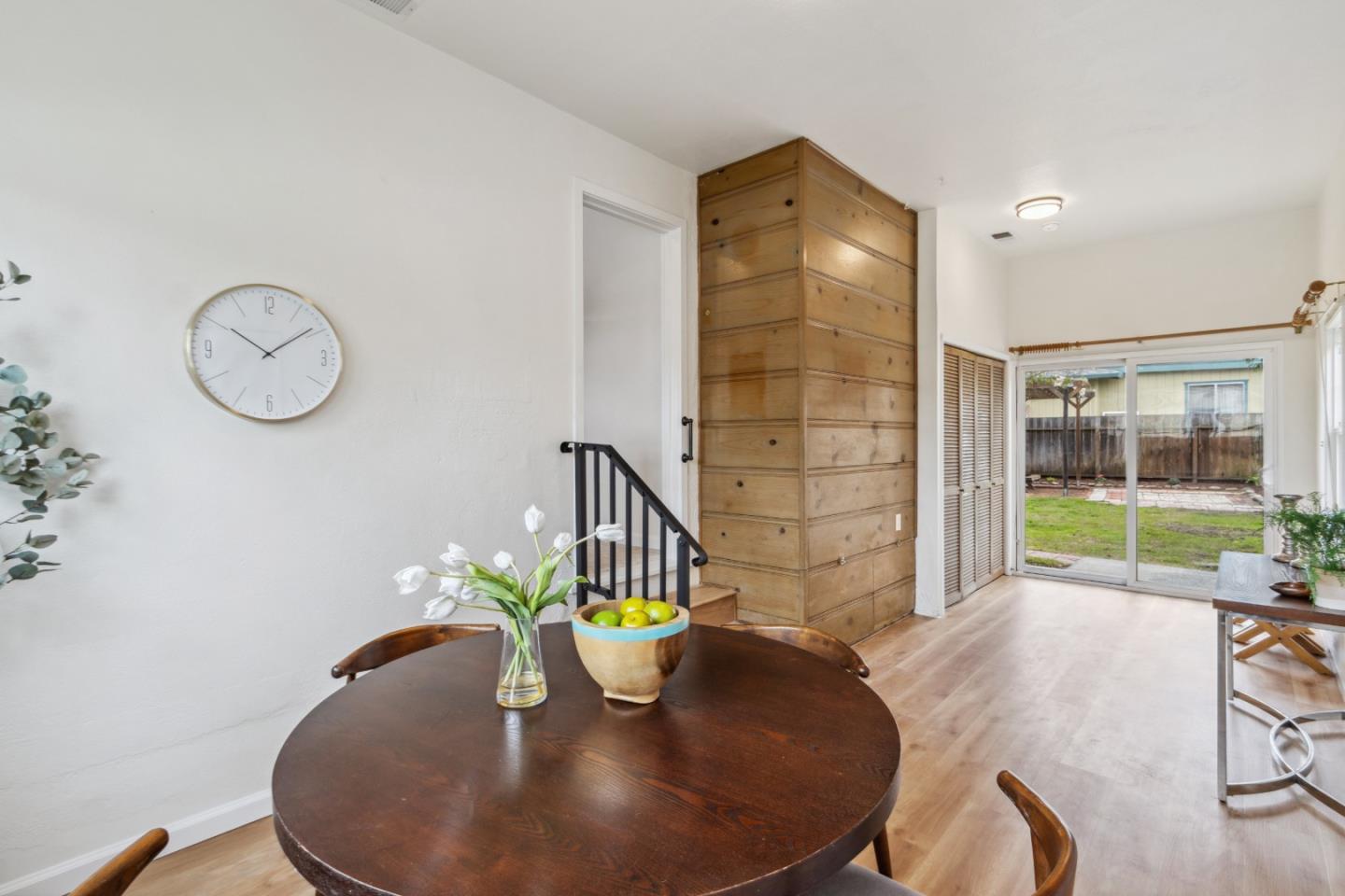 442 Stanford AVE