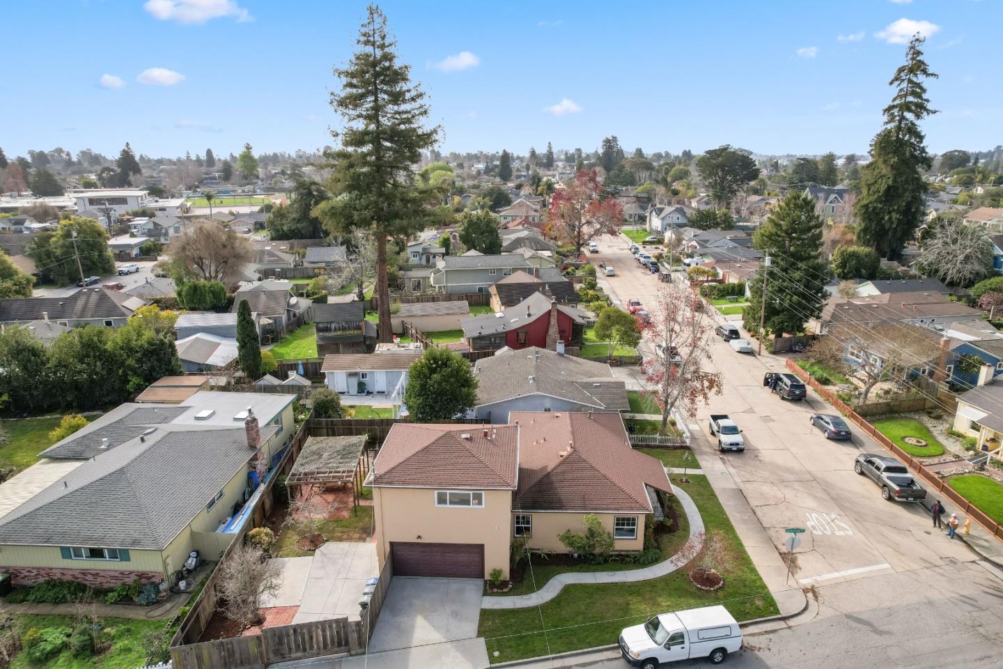 442 Stanford AVE