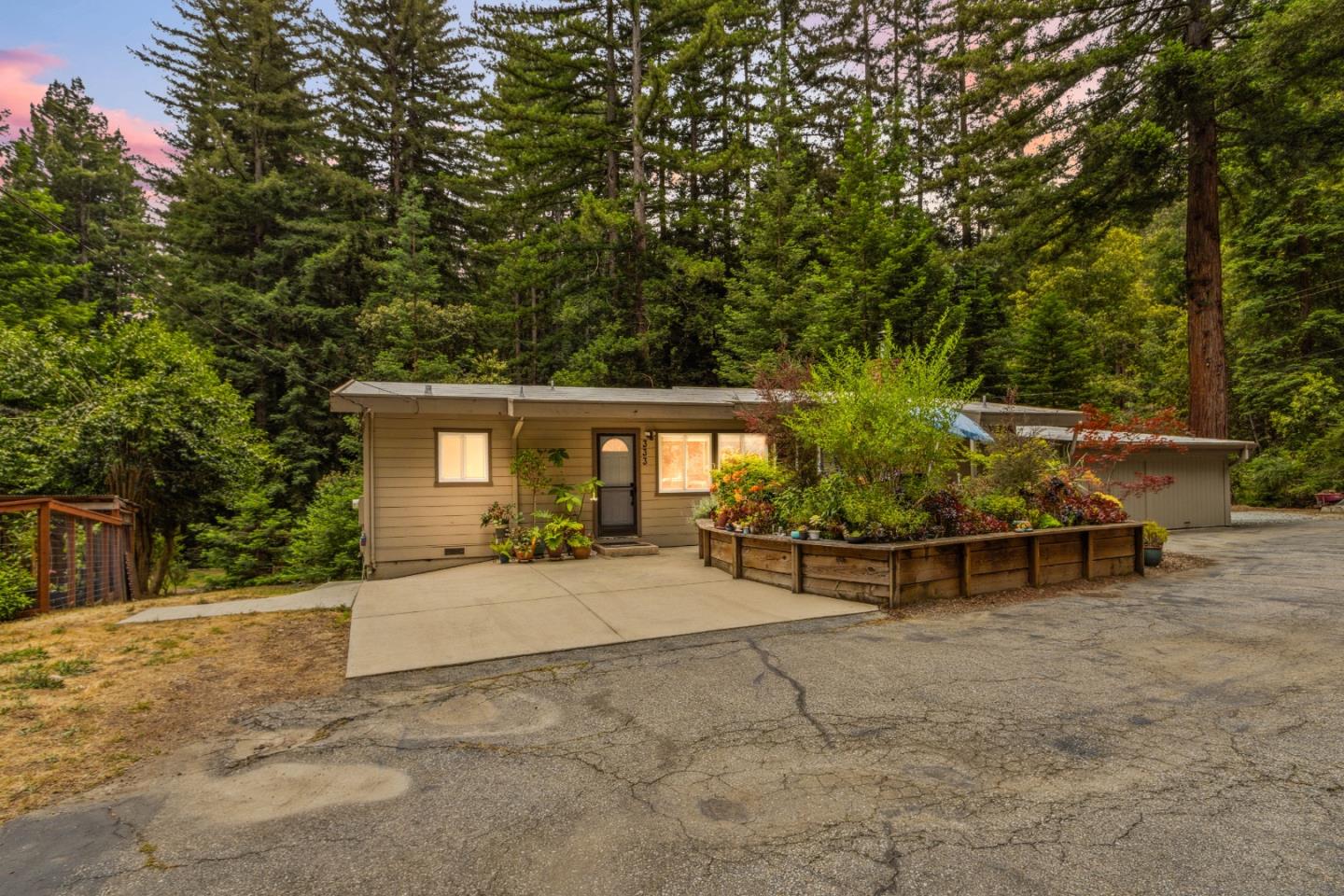 333 Dakenbrook DR