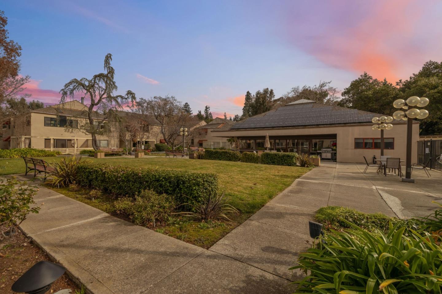 453 Alberto Way D155