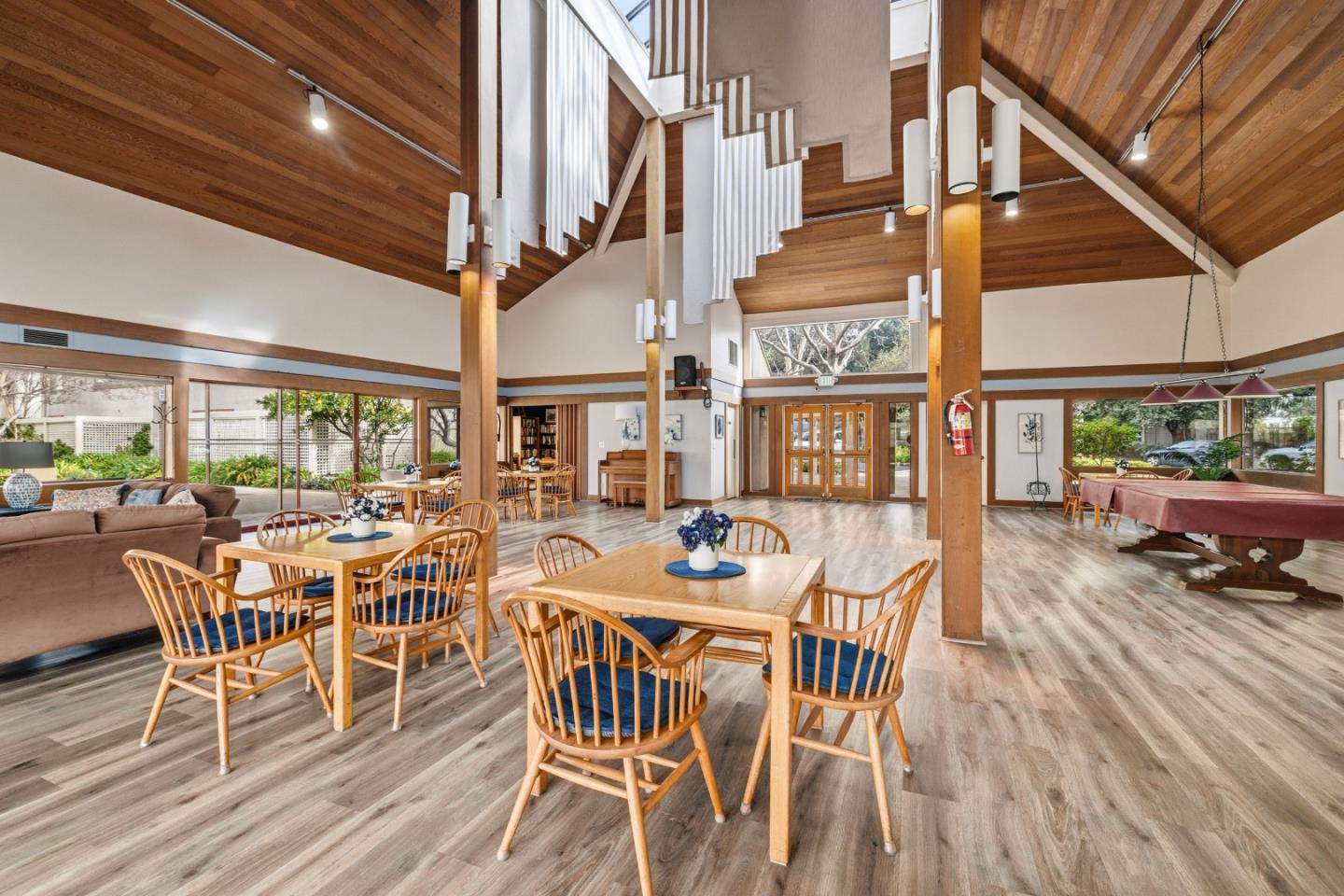 453 Alberto Way D155