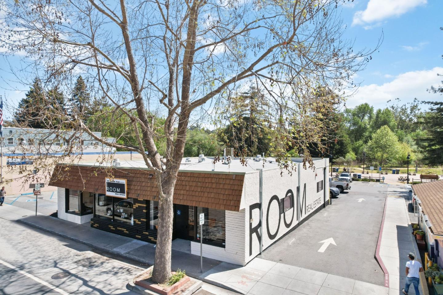 4746 Soquel Drive