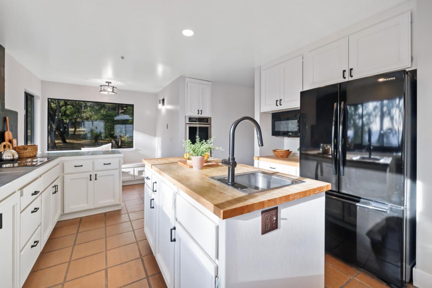 1380 Weston Ridge Road