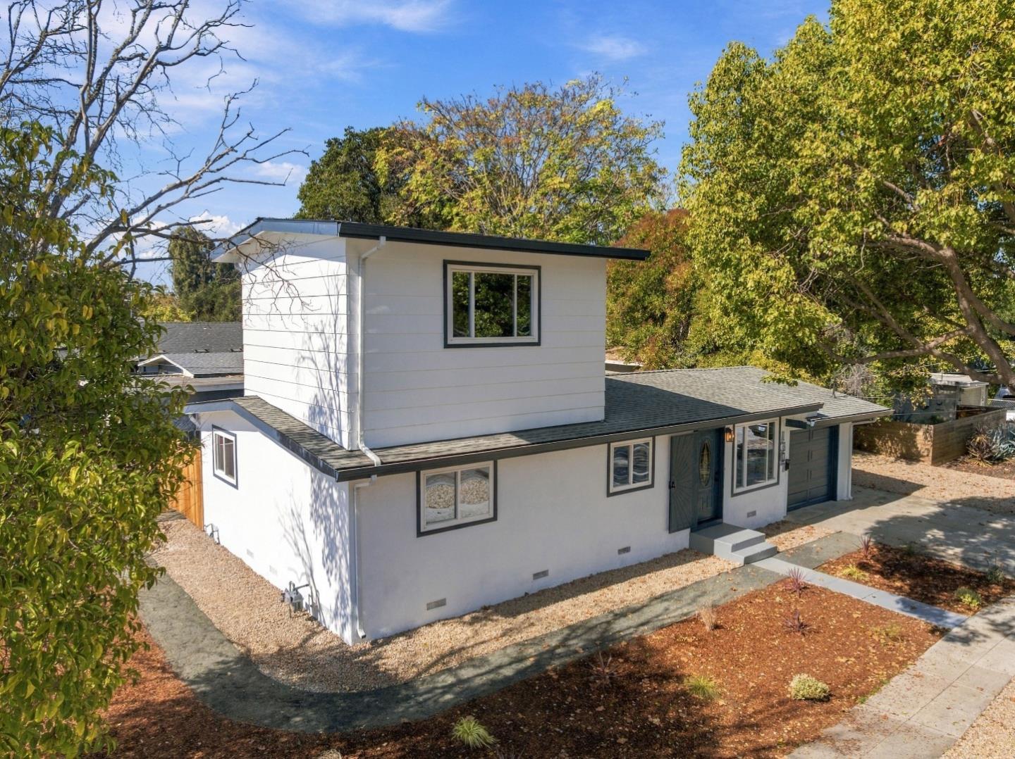 1307 Hill AVE