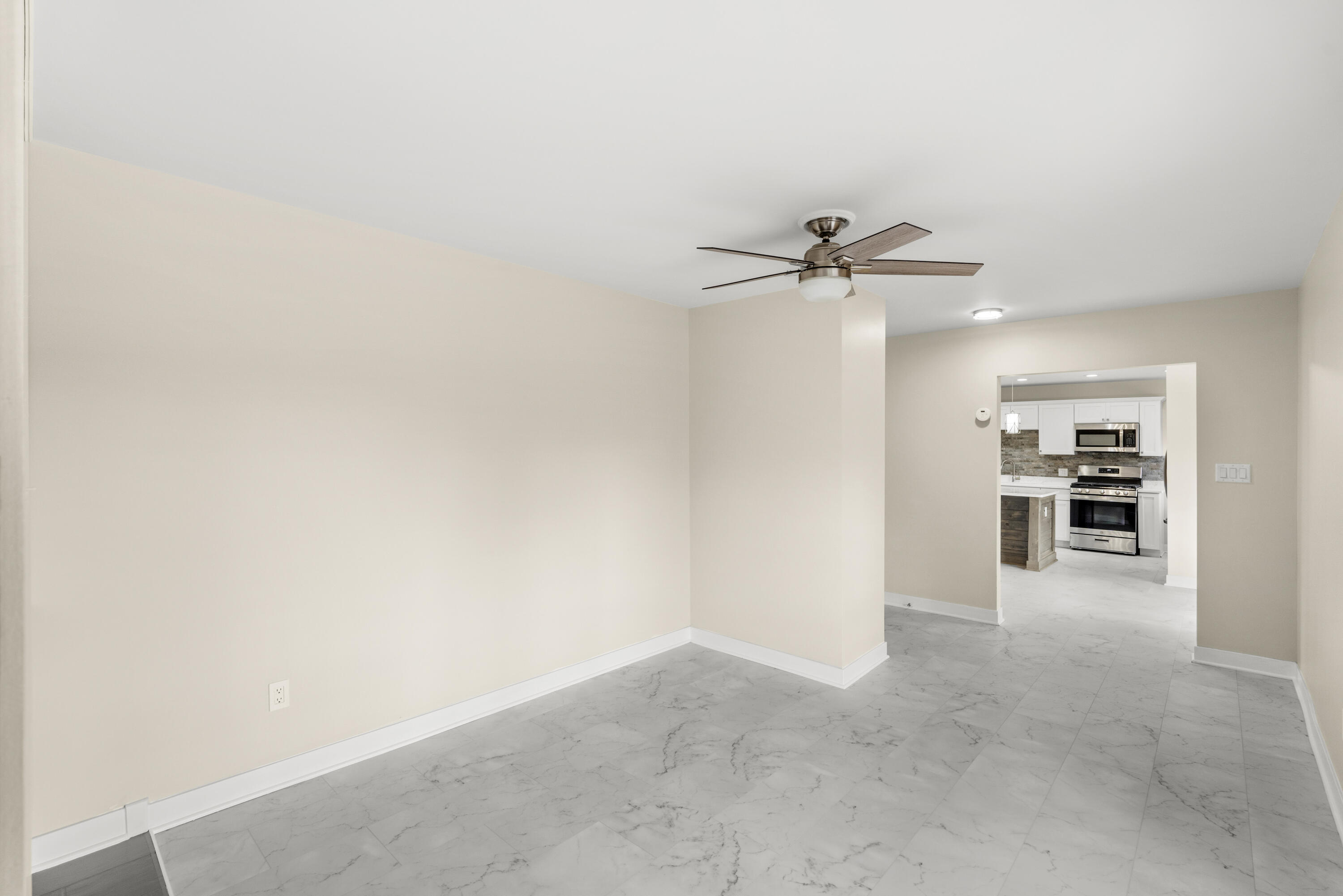 2045 W 50th Place