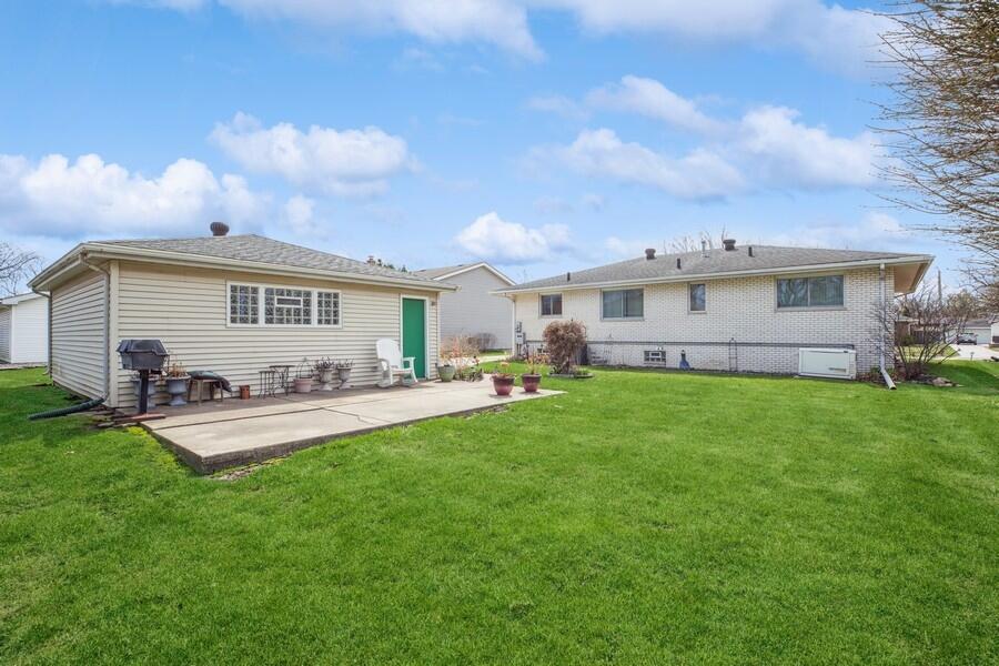 1821 Bluebird Lane