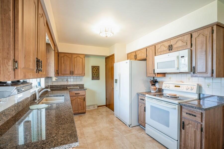 1821 Bluebird Lane