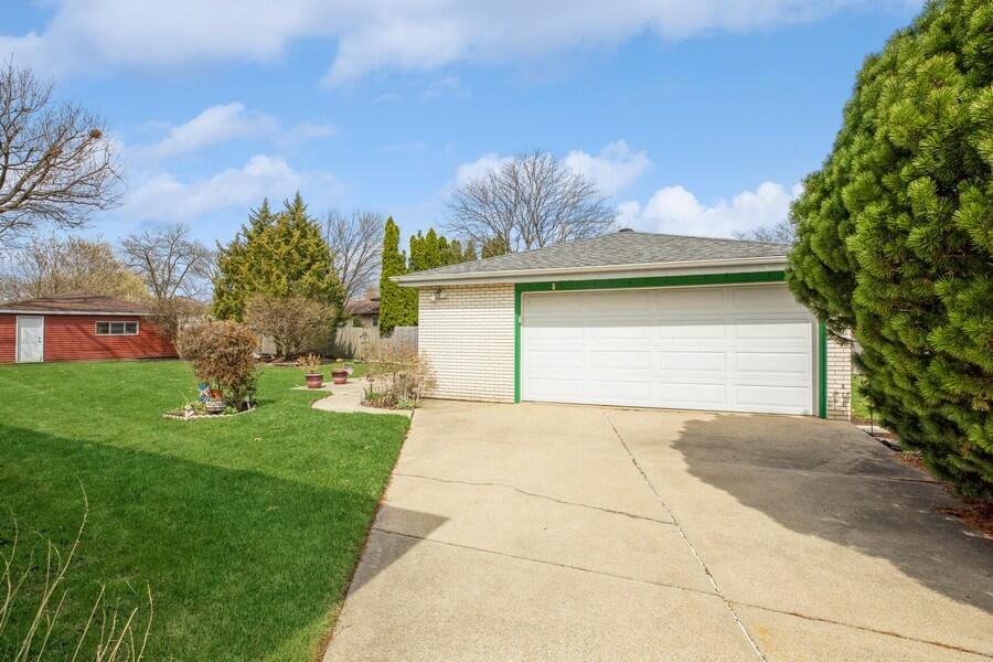 1821 Bluebird Lane
