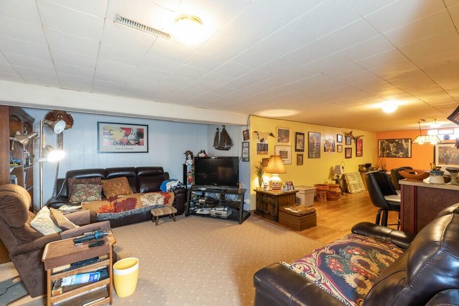 1821 Bluebird Lane