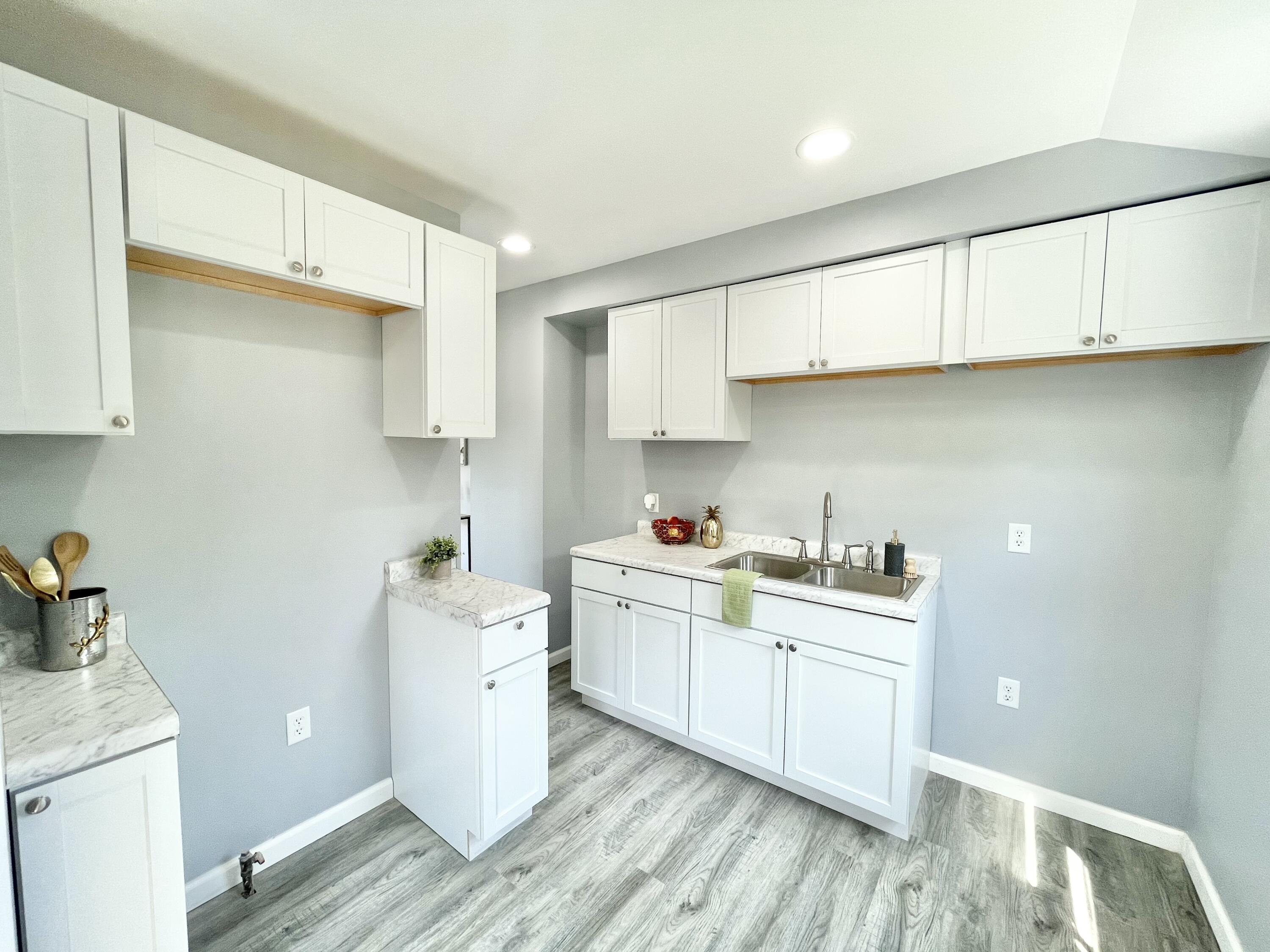 553 W 19th Avenue