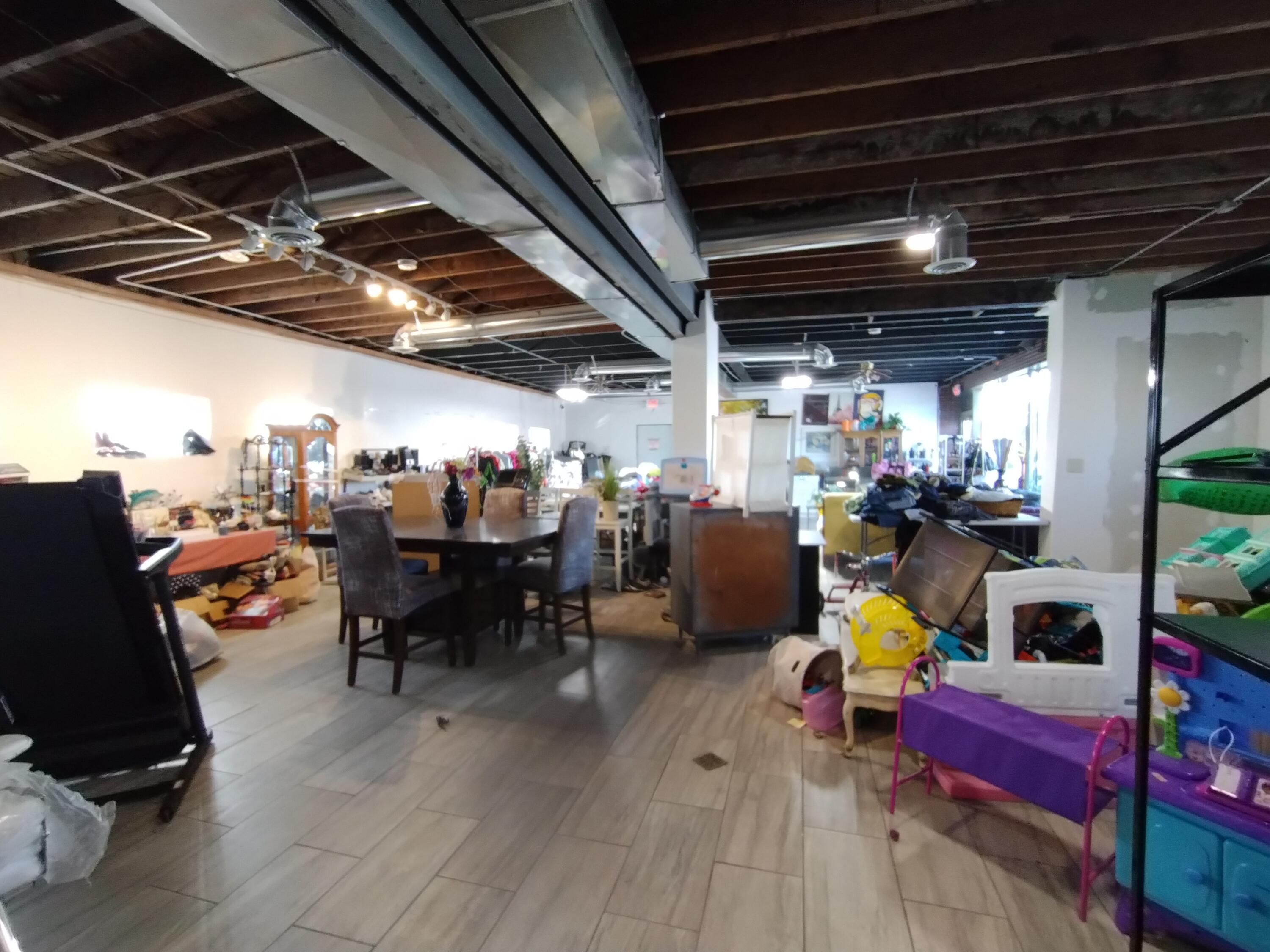 6429-6431 Kennedy Avenue Unit: 1