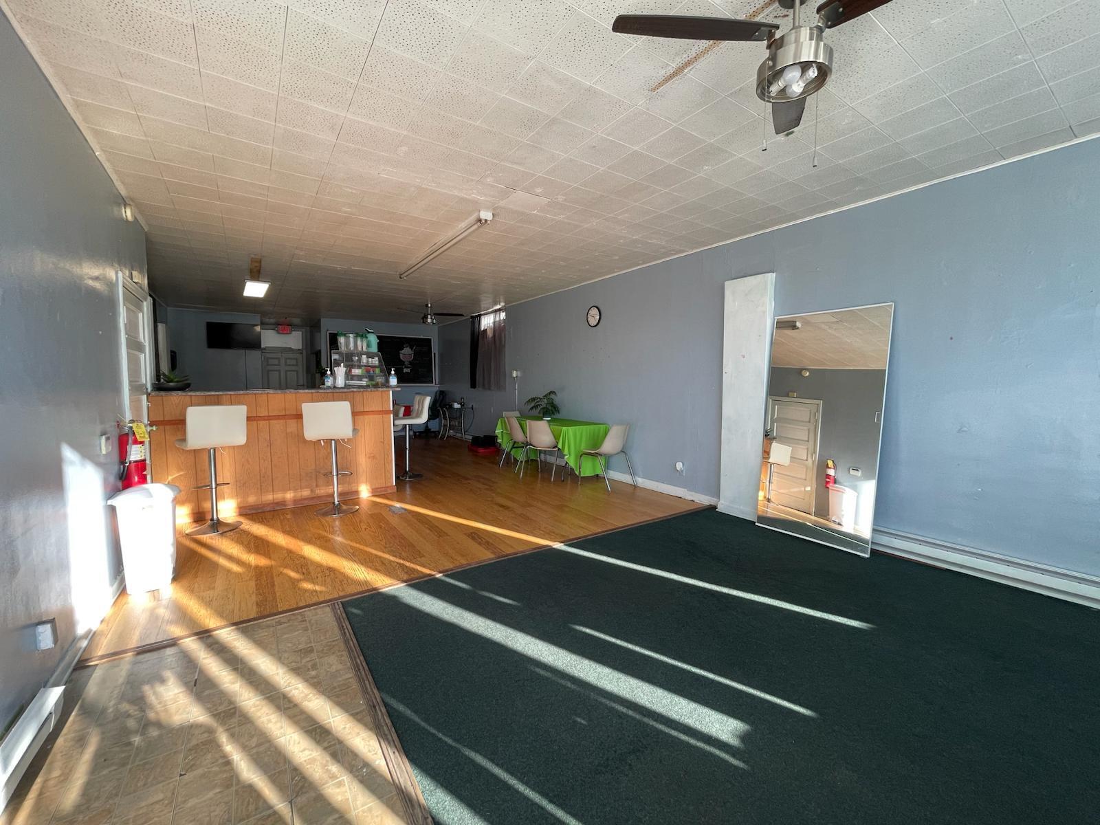 6429-6431 Kennedy Avenue Unit: 1
