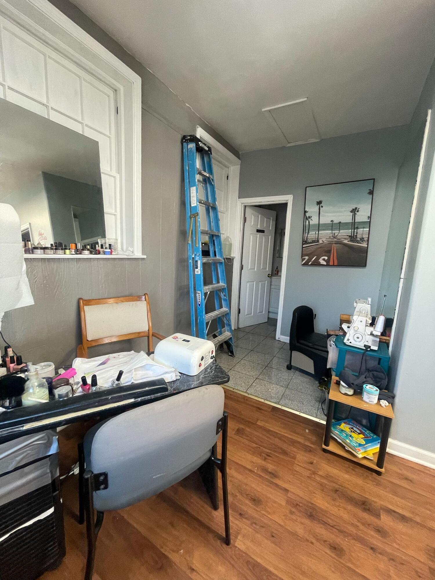 6429-6431 Kennedy Avenue Unit: 1