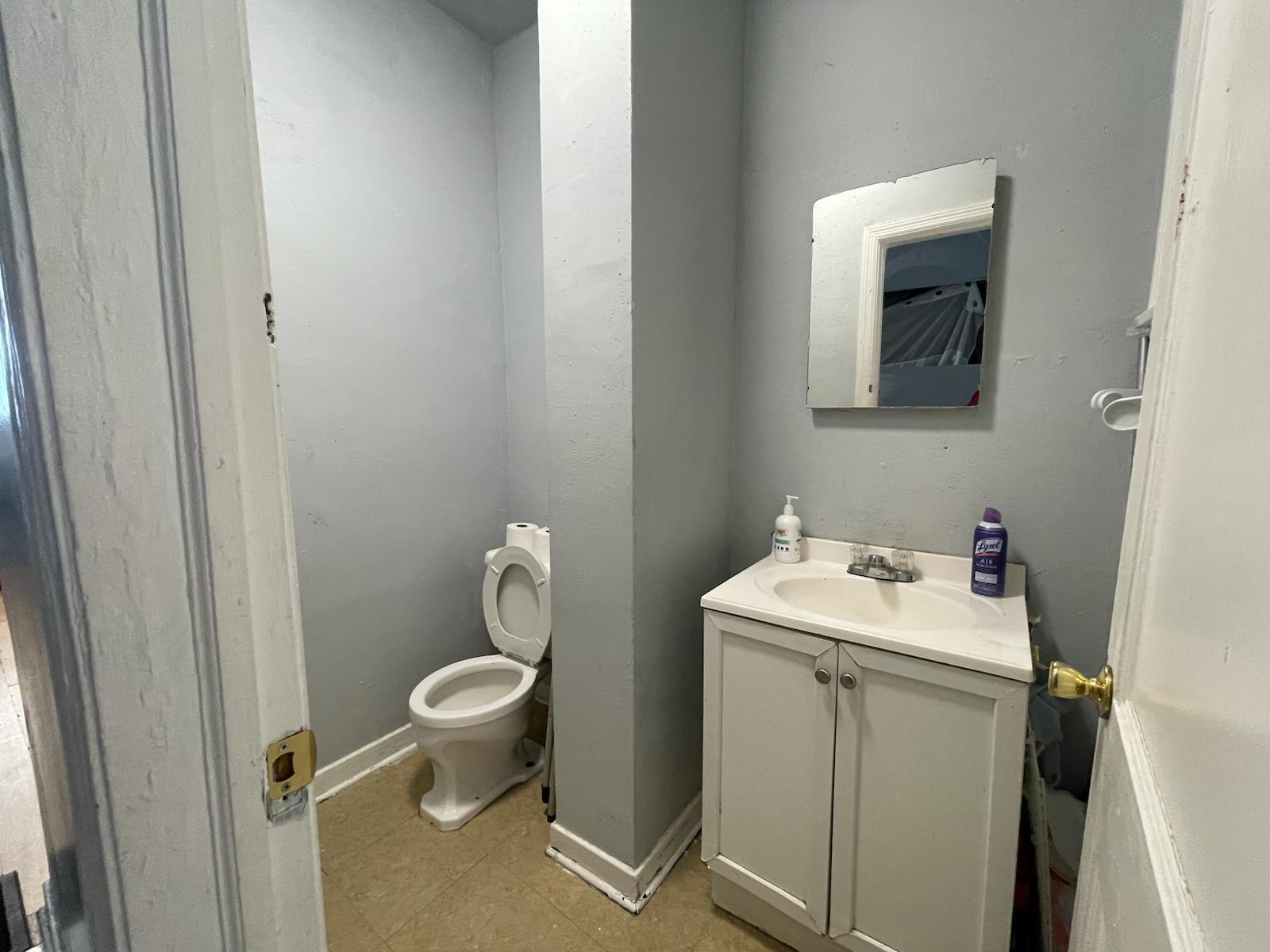 6429-6431 Kennedy Avenue Unit: 1