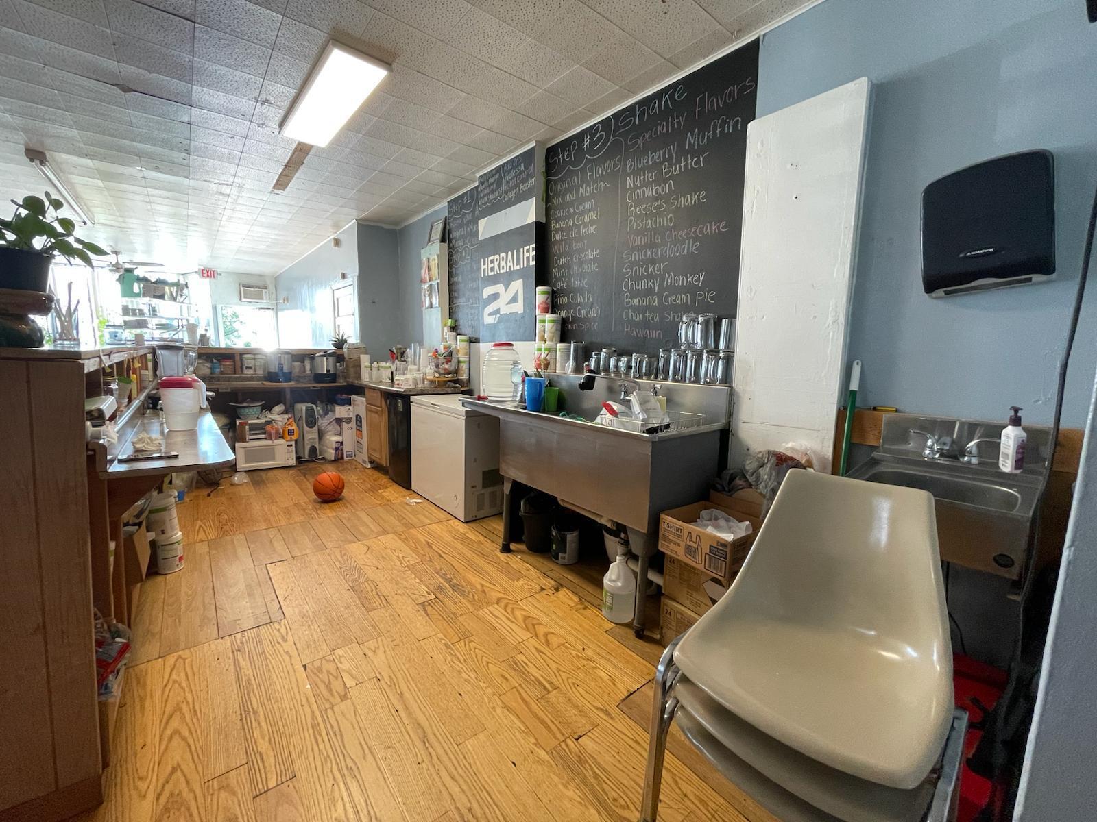 6429-6431 Kennedy Avenue Unit: 1