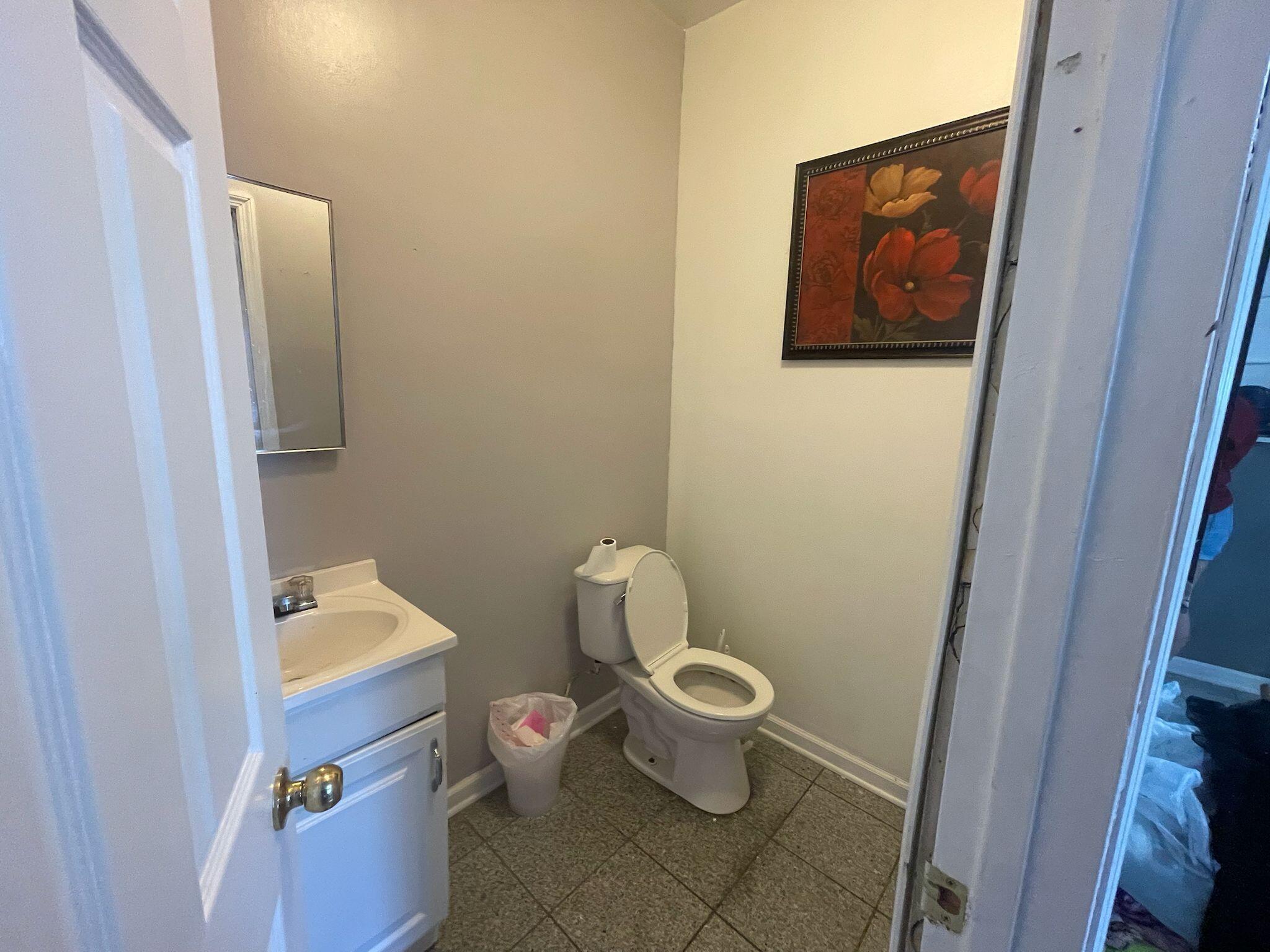 6429-6431 Kennedy Avenue Unit: 1