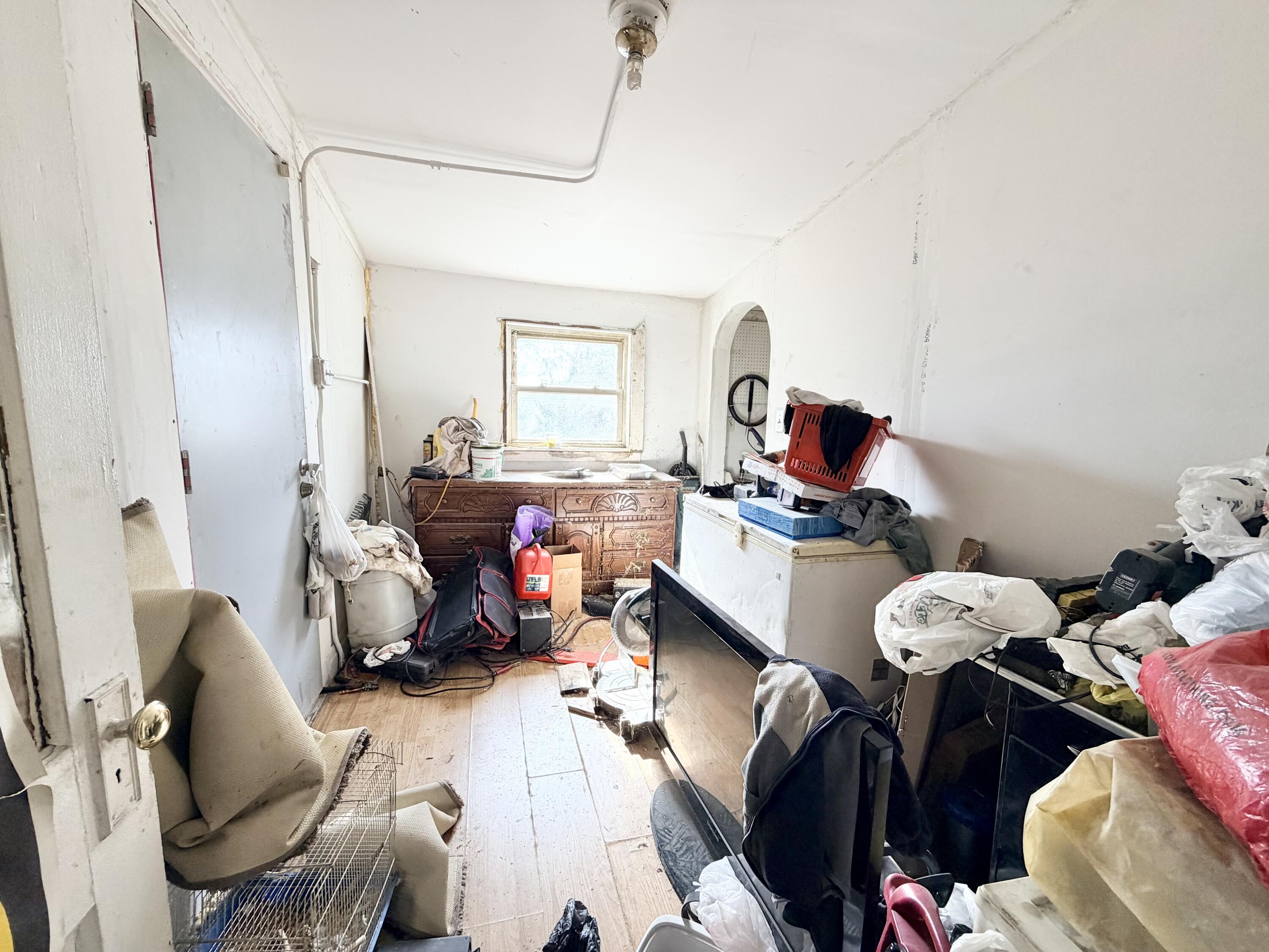 10 E Webb Street