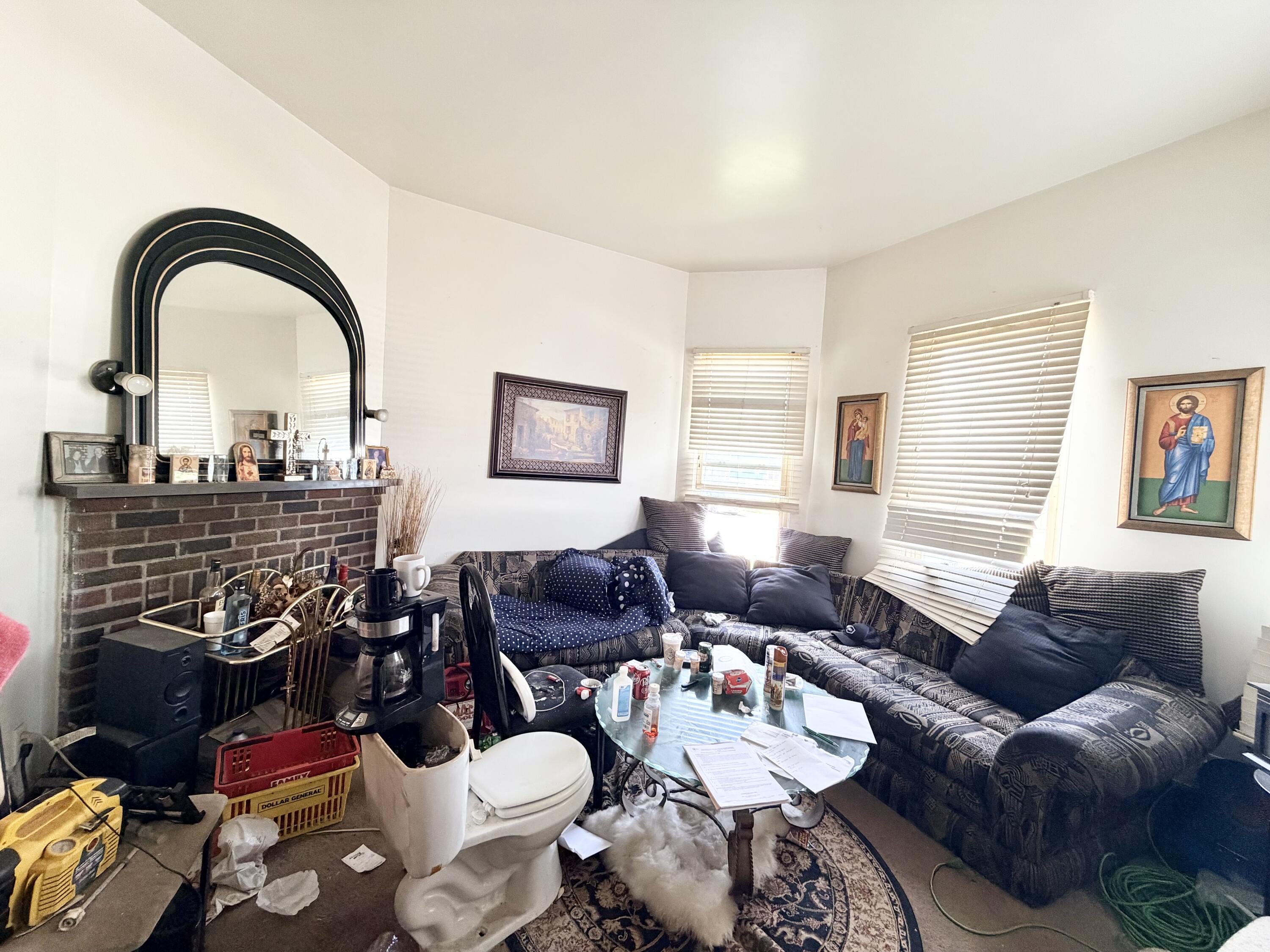 10 E Webb Street