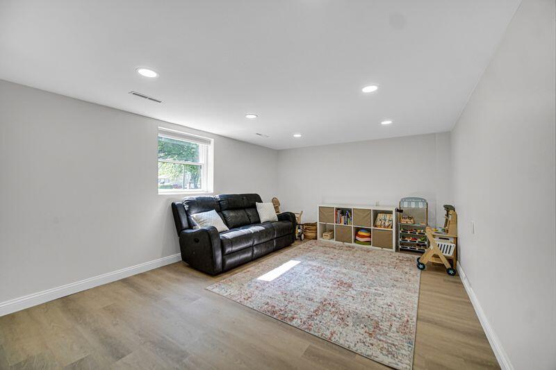 7409 Marshall Place