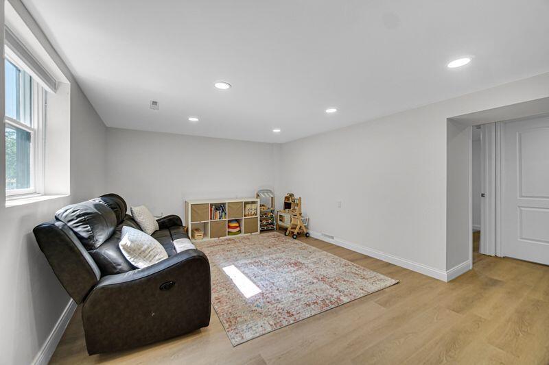 7409 Marshall Place