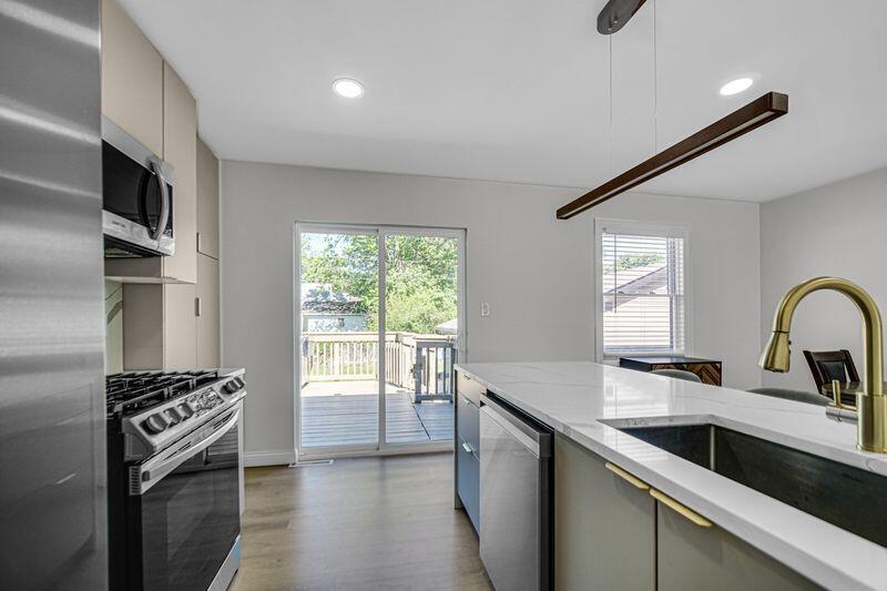 7409 Marshall Place