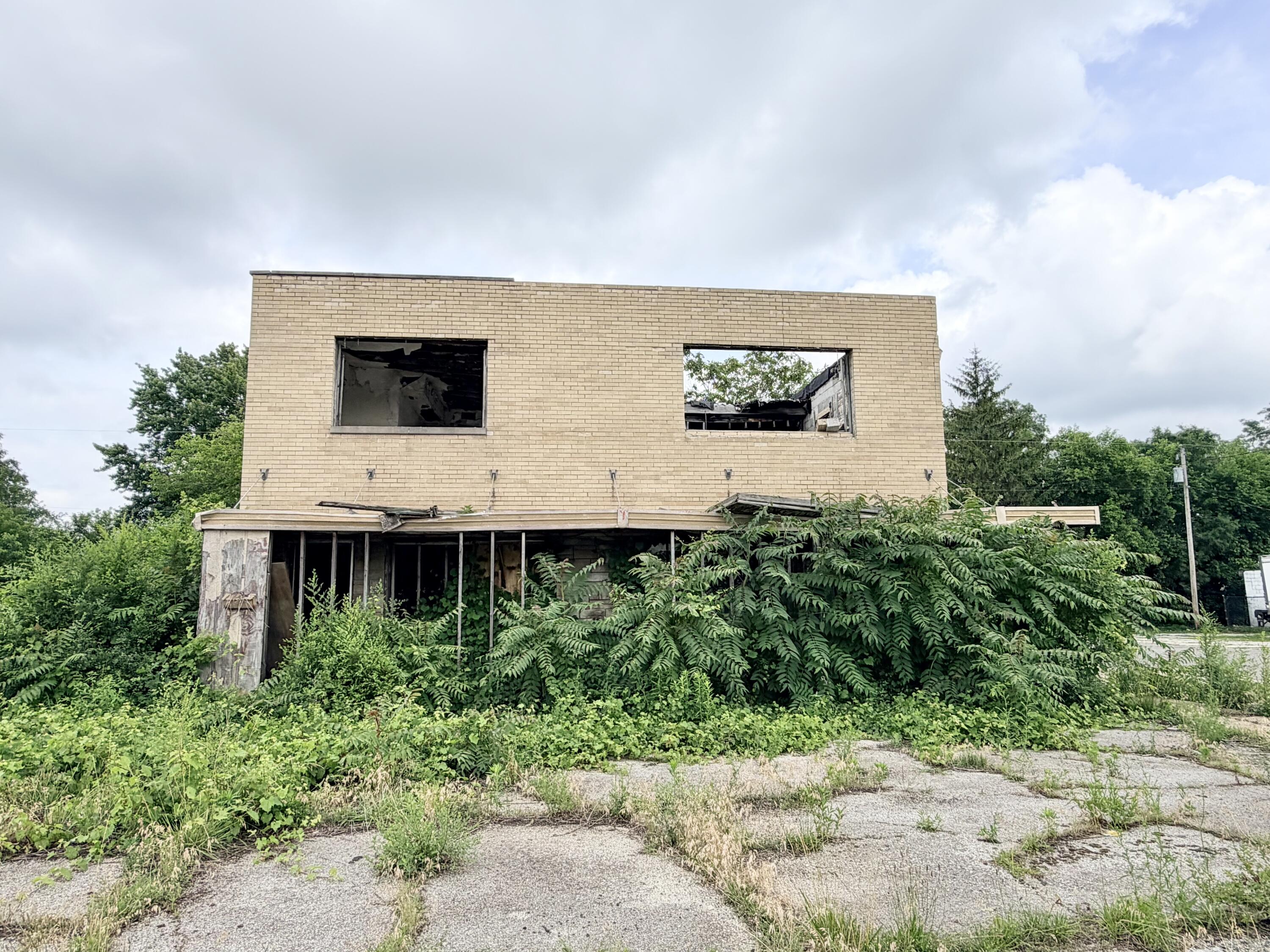 1400 W Ridge Road