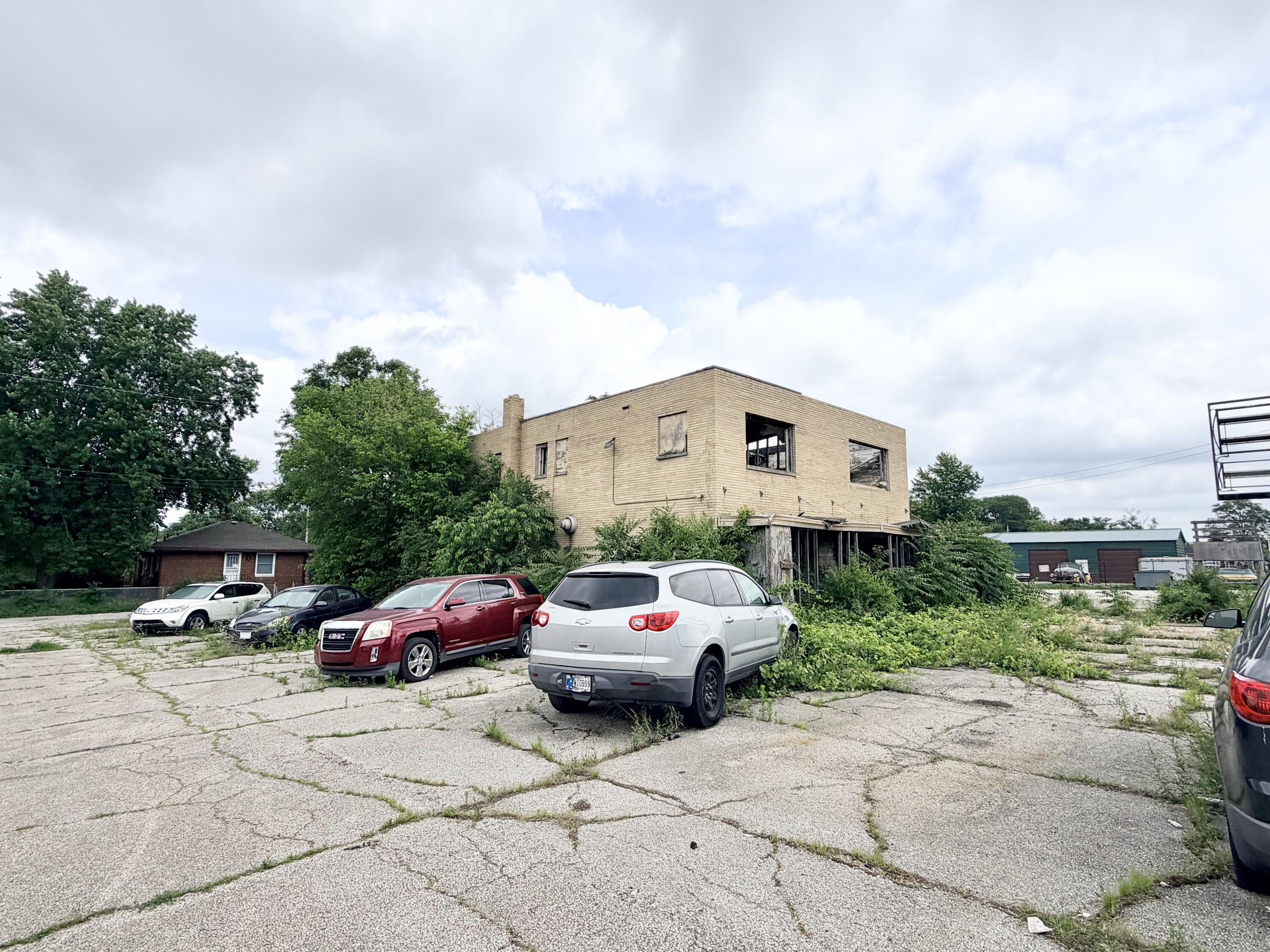 1400 W Ridge Road