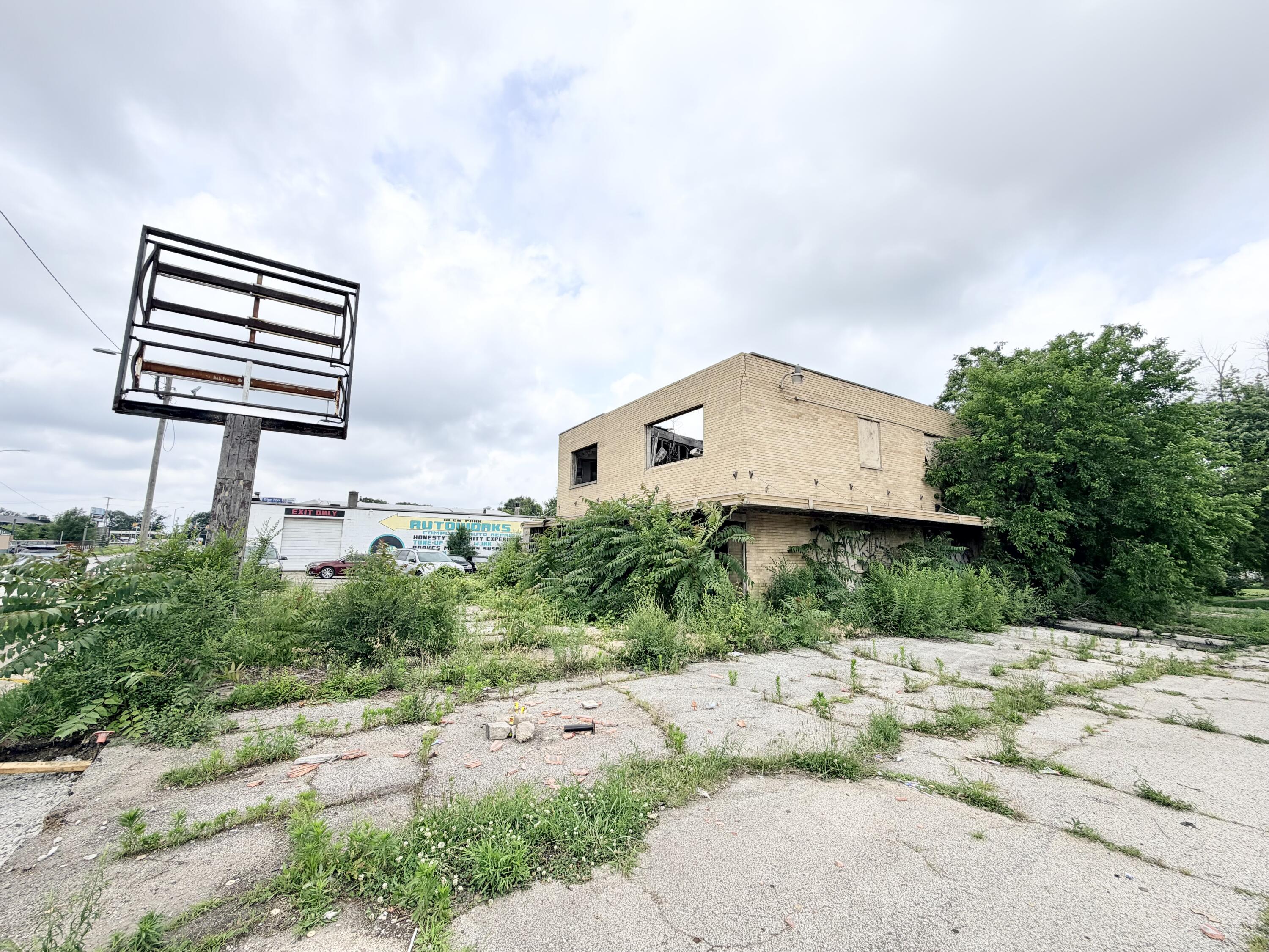 1400 W Ridge Road