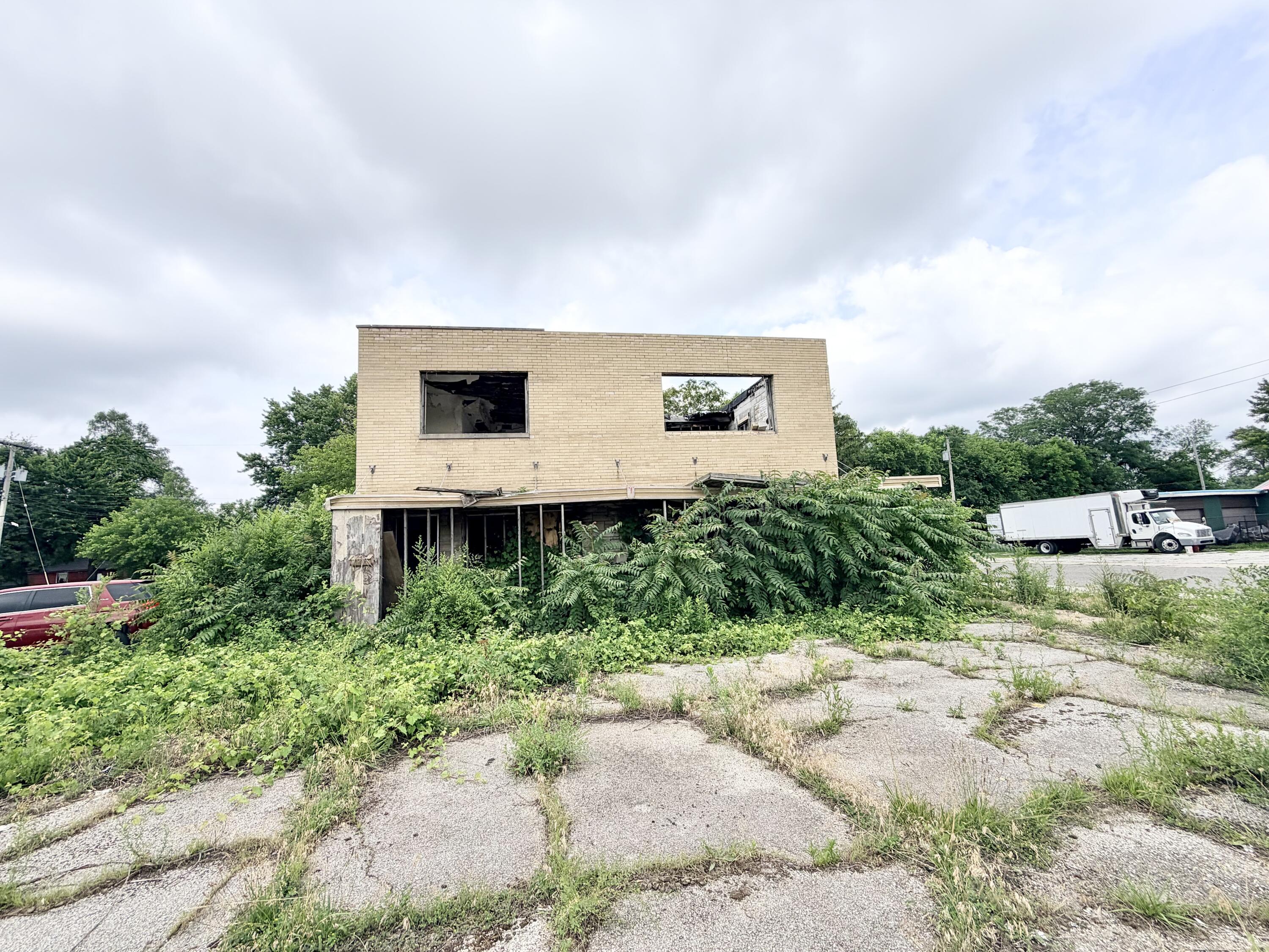 1400 W Ridge Road