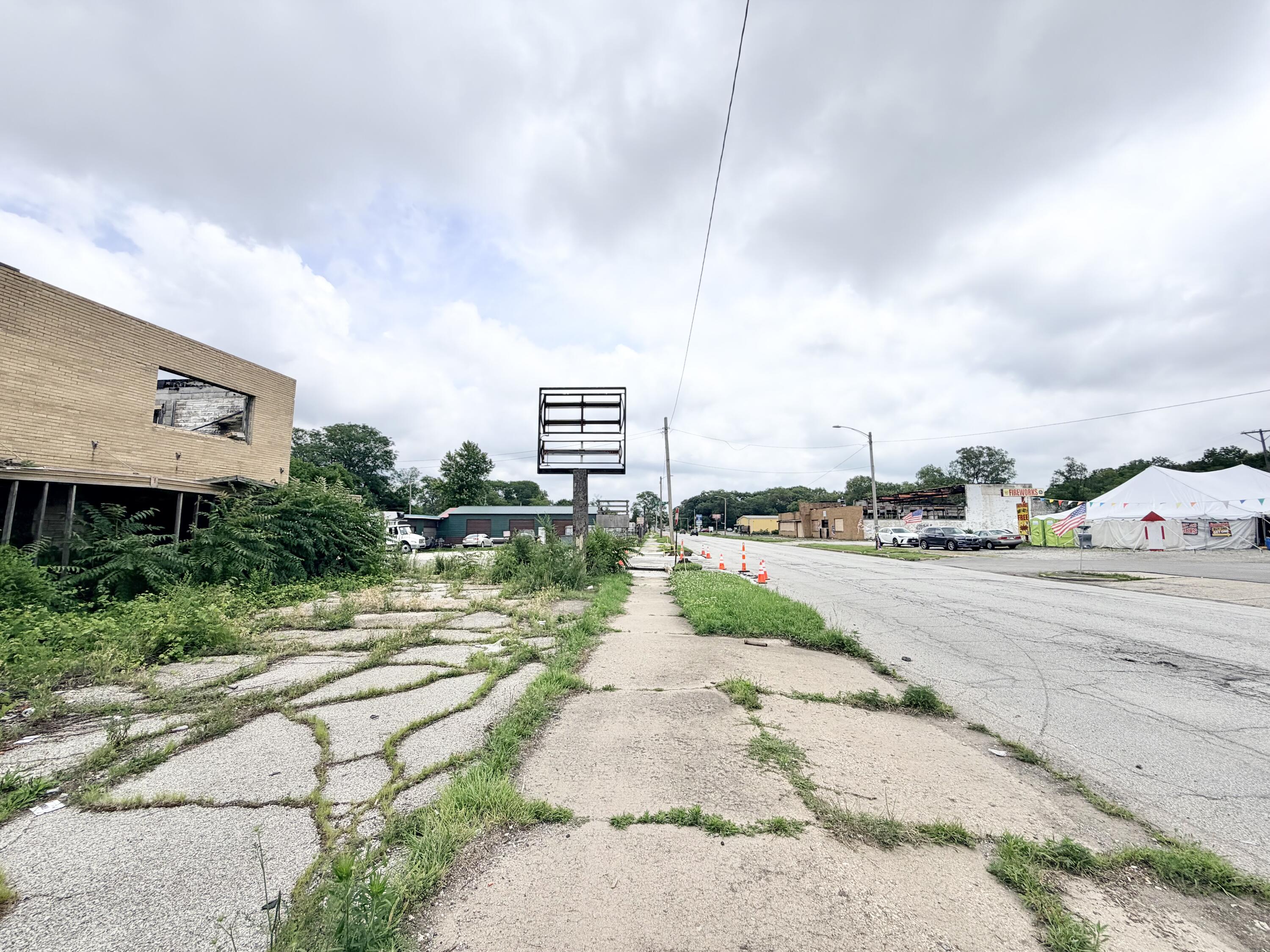 1400 W Ridge Road